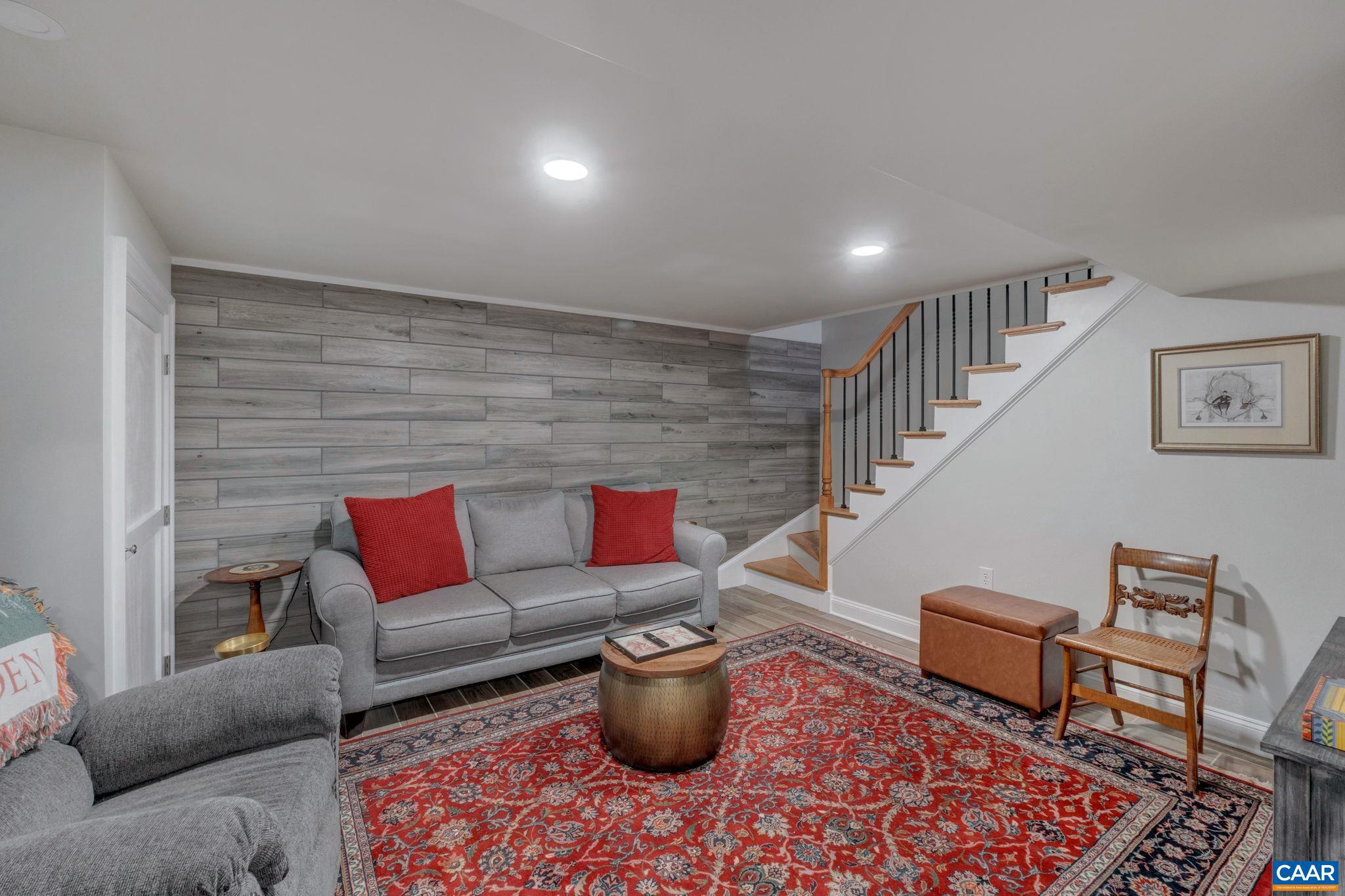 LOCUST GROVE - Residential