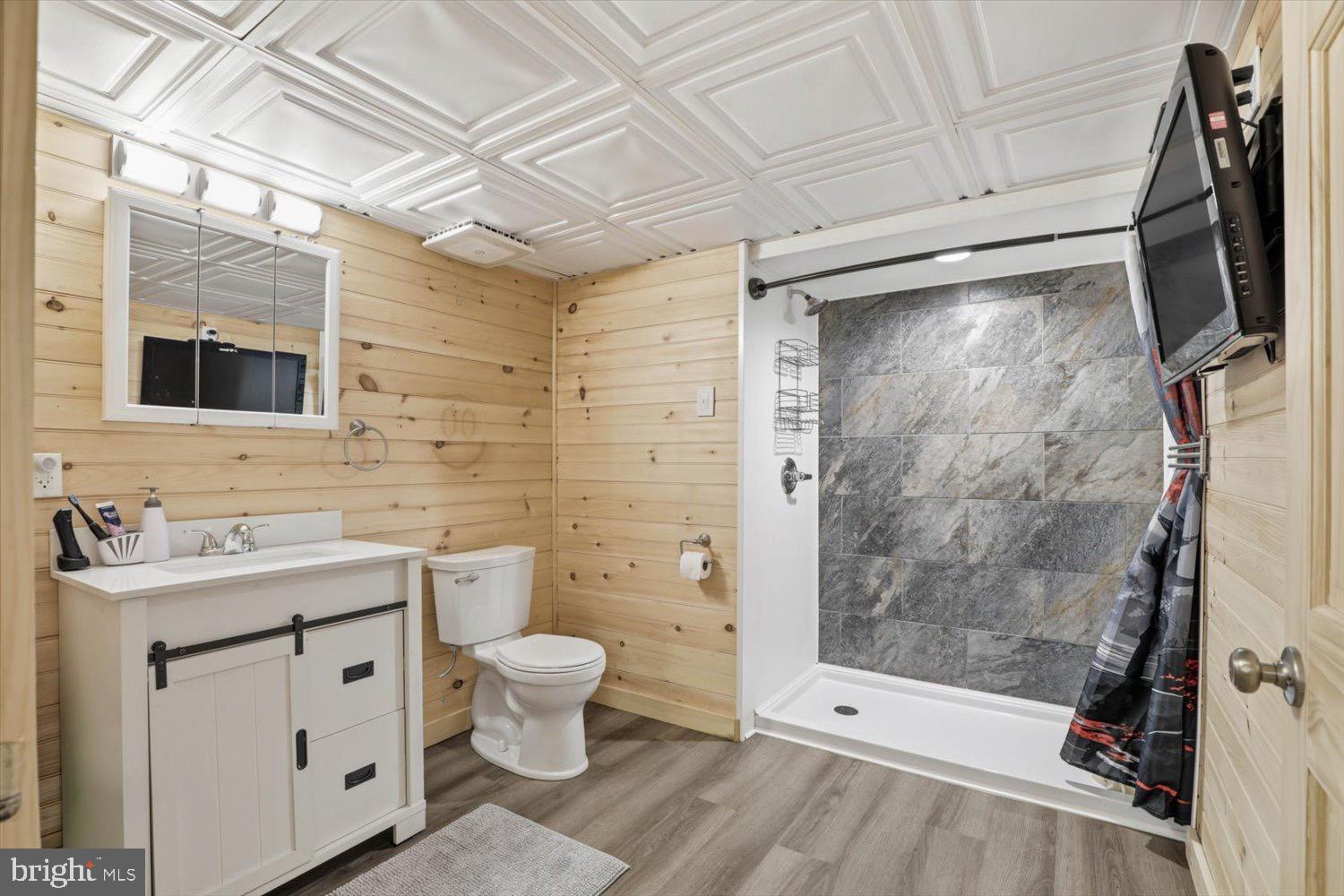 THE WOODS - Residential