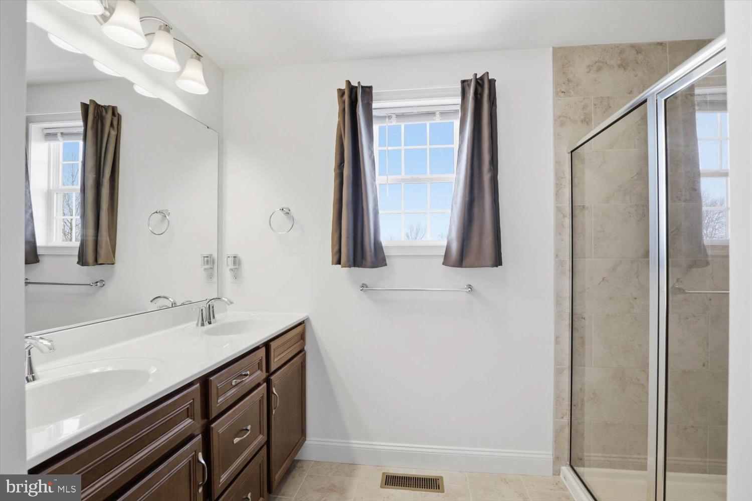 THE WOODS - Residential