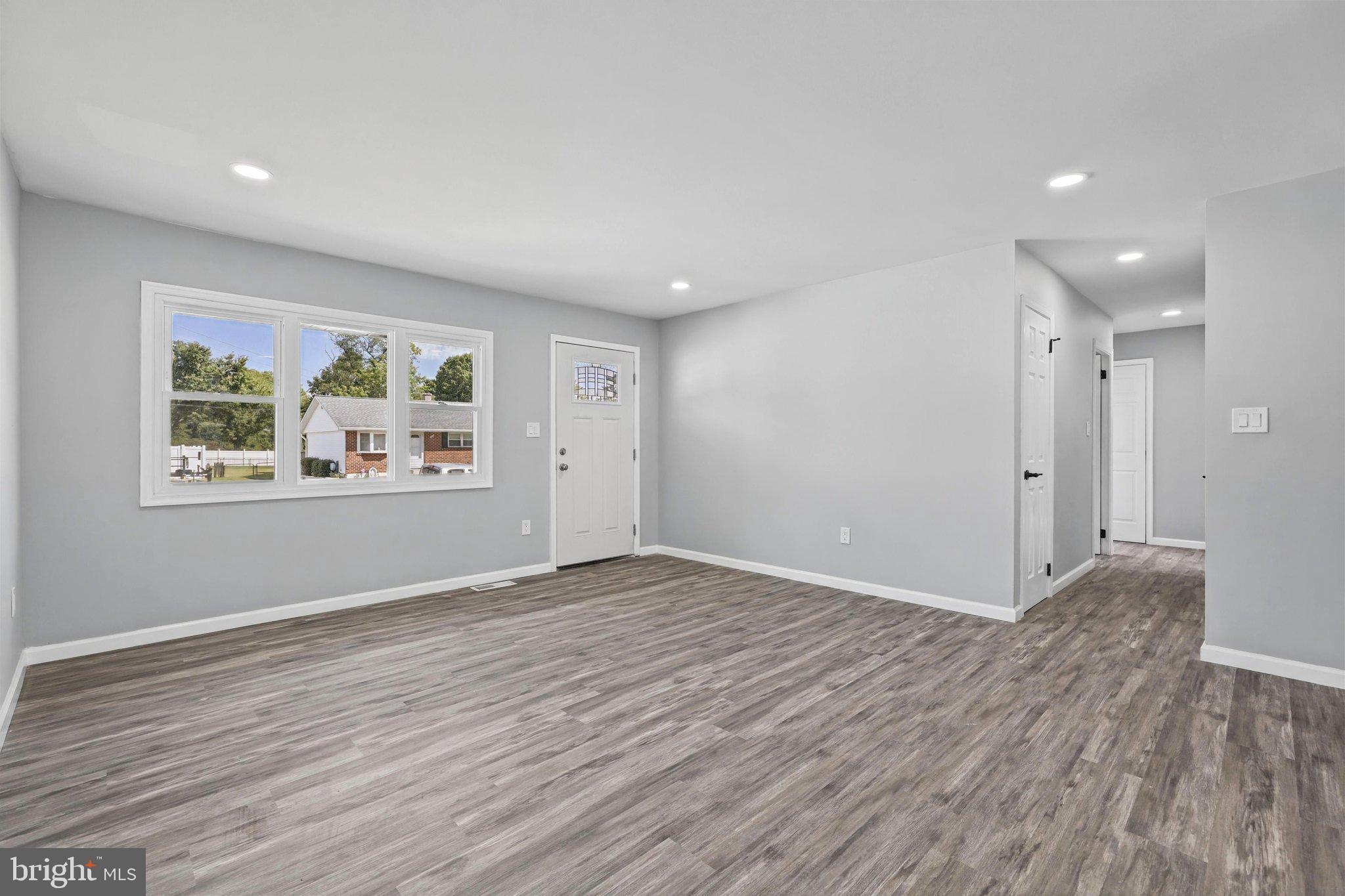 909 GENINE DRIVE