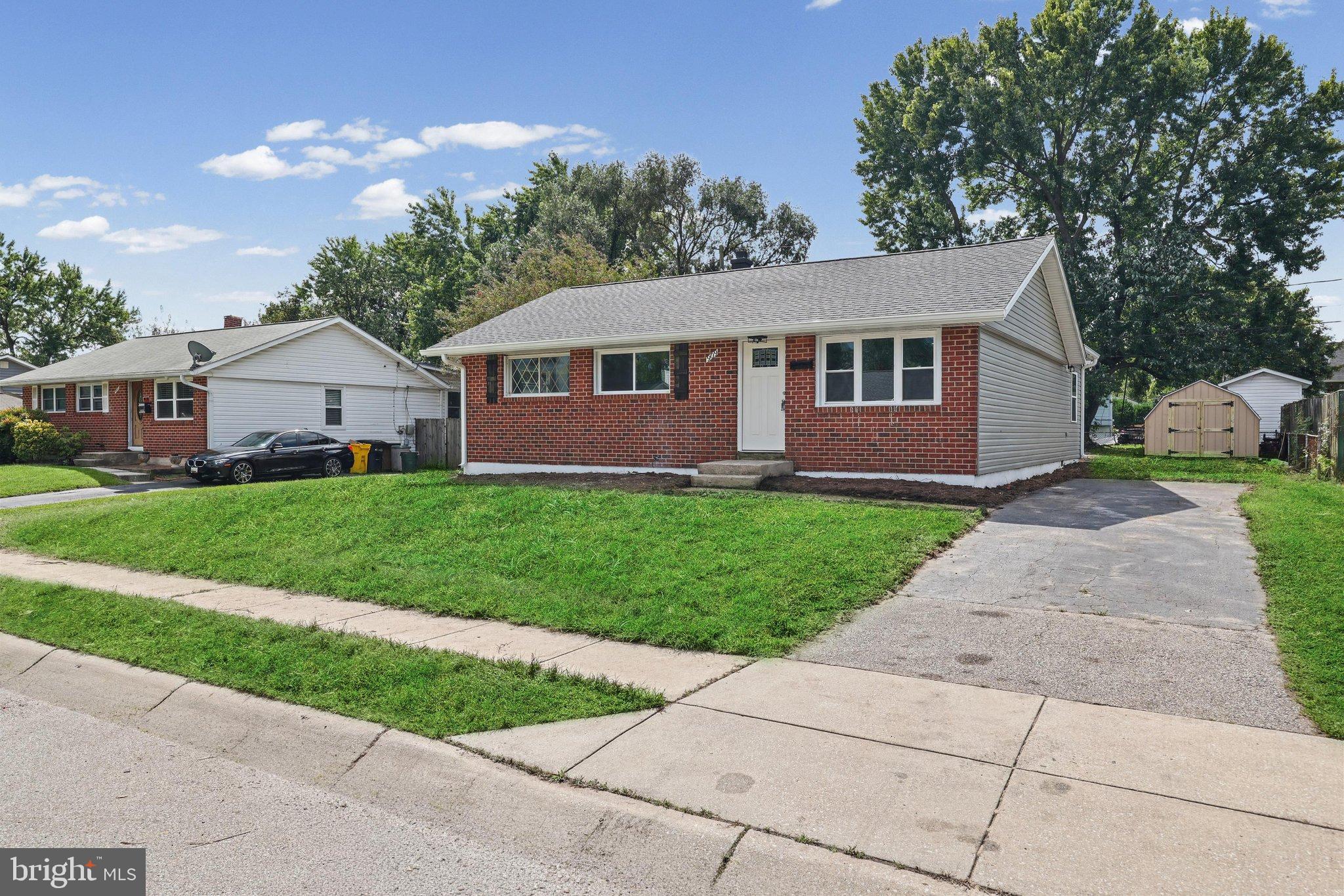 909 GENINE DRIVE