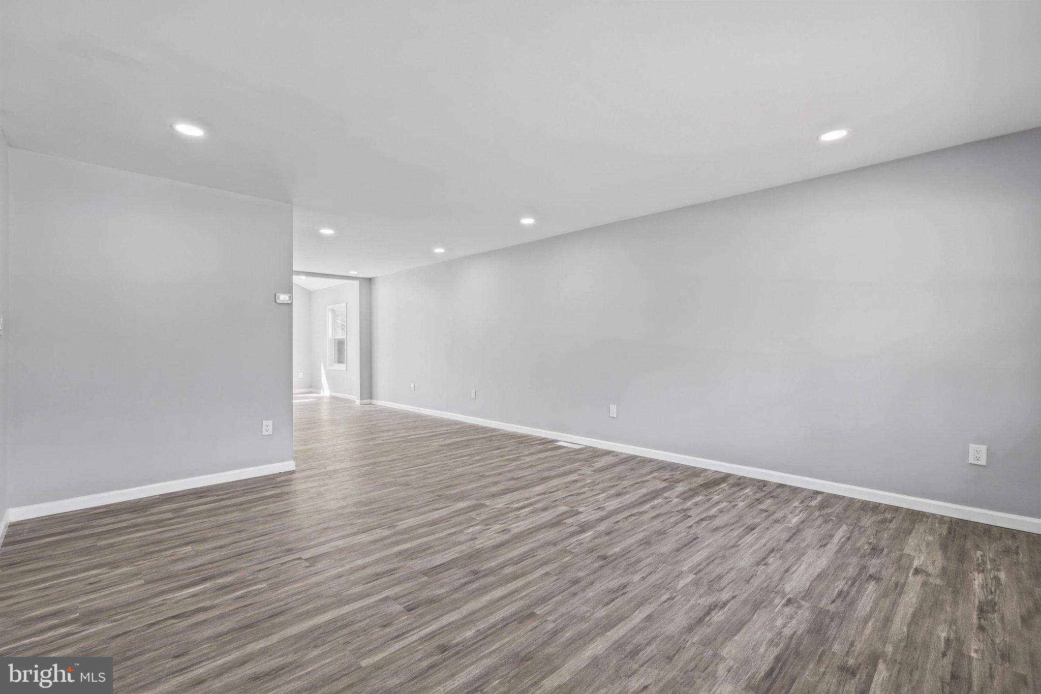 909 GENINE DRIVE