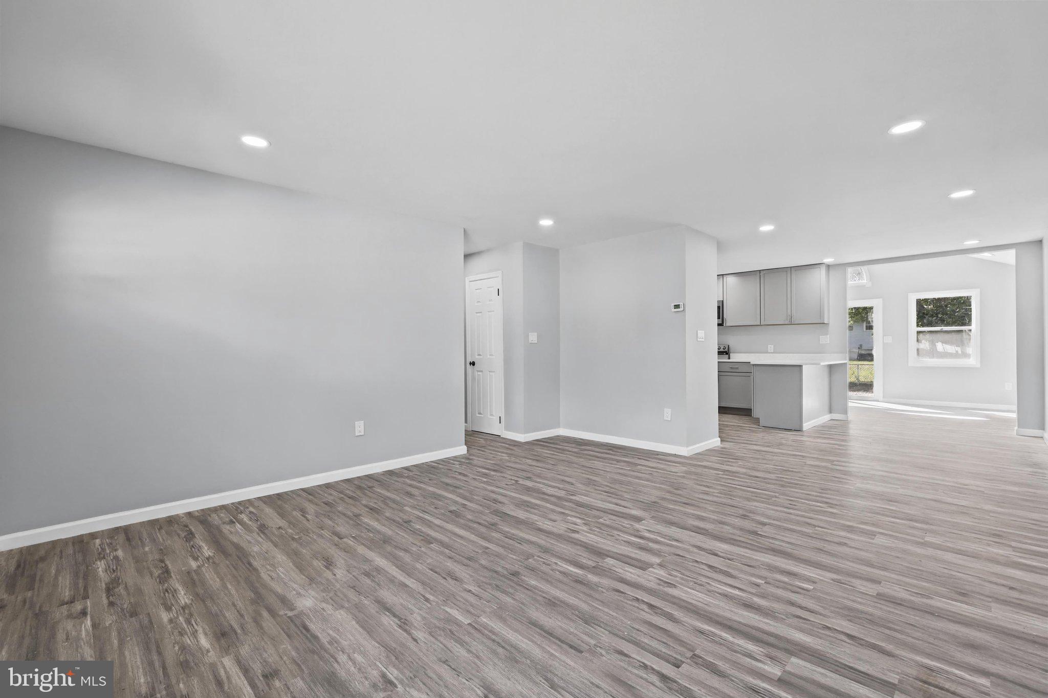 909 GENINE DRIVE