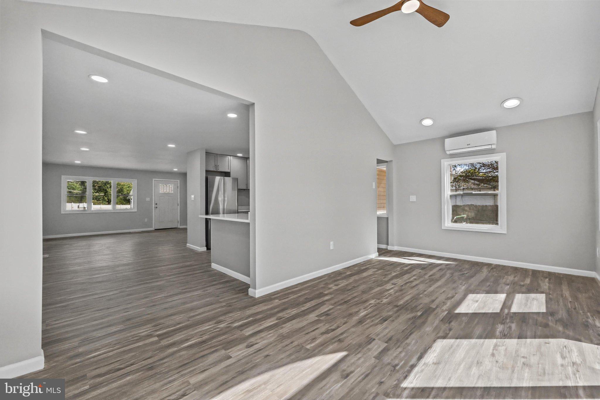 909 GENINE DRIVE