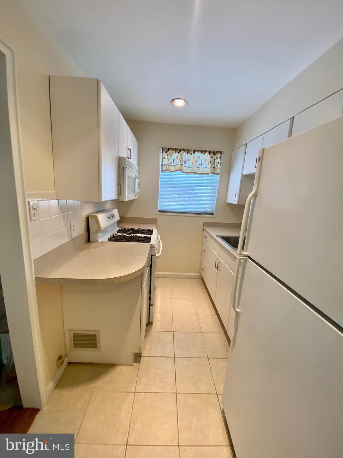 GLENMONT HILLS - Residential