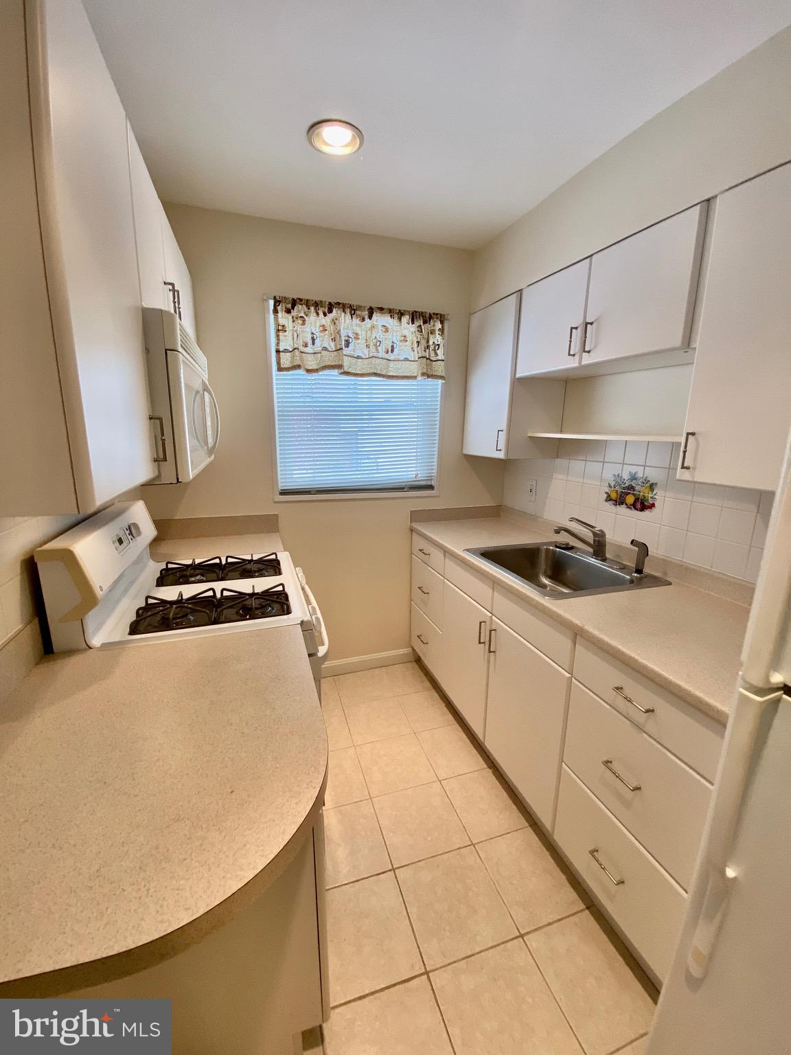 GLENMONT HILLS - Residential