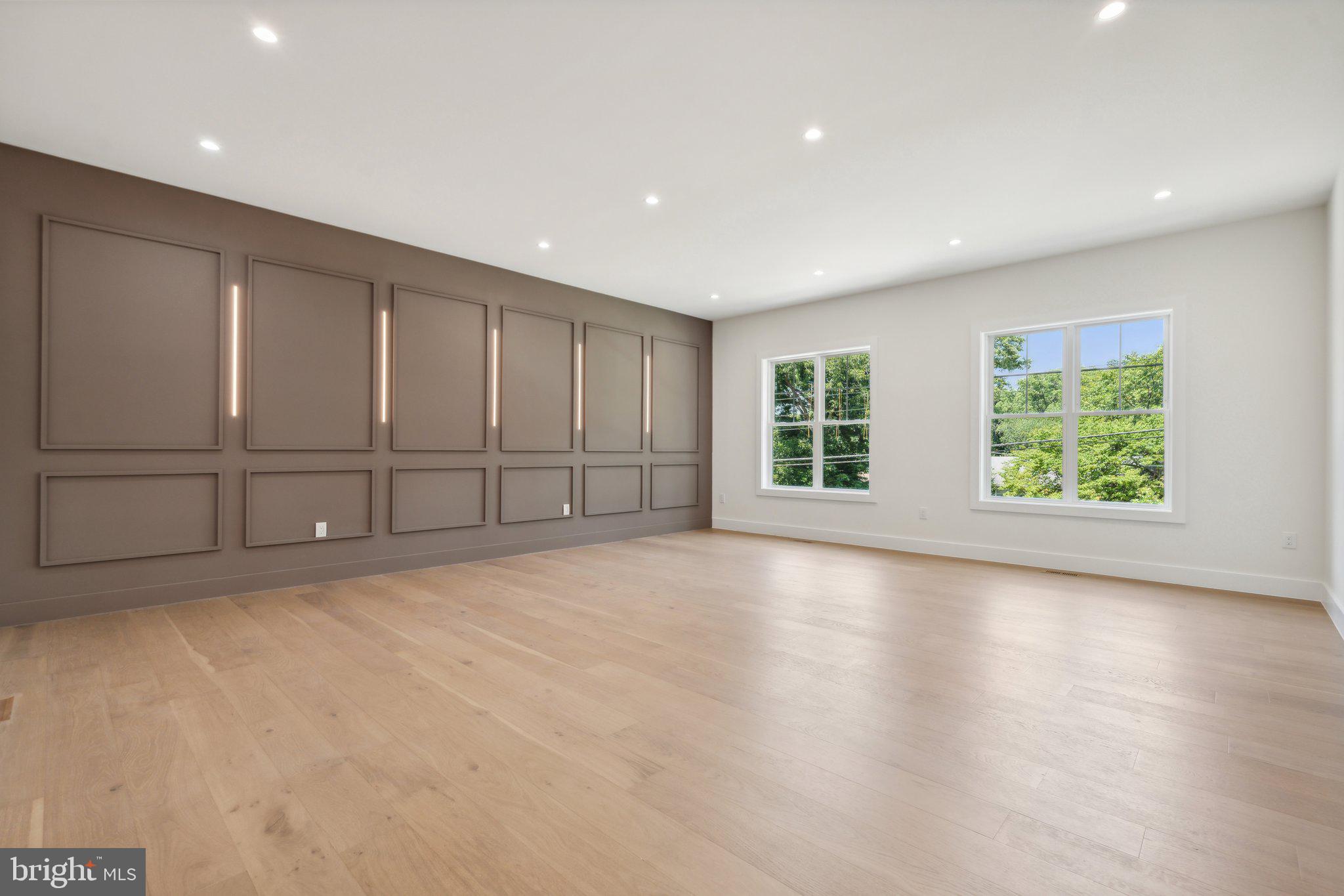 BROYHILLS MCLEAN ESTATES - Residential