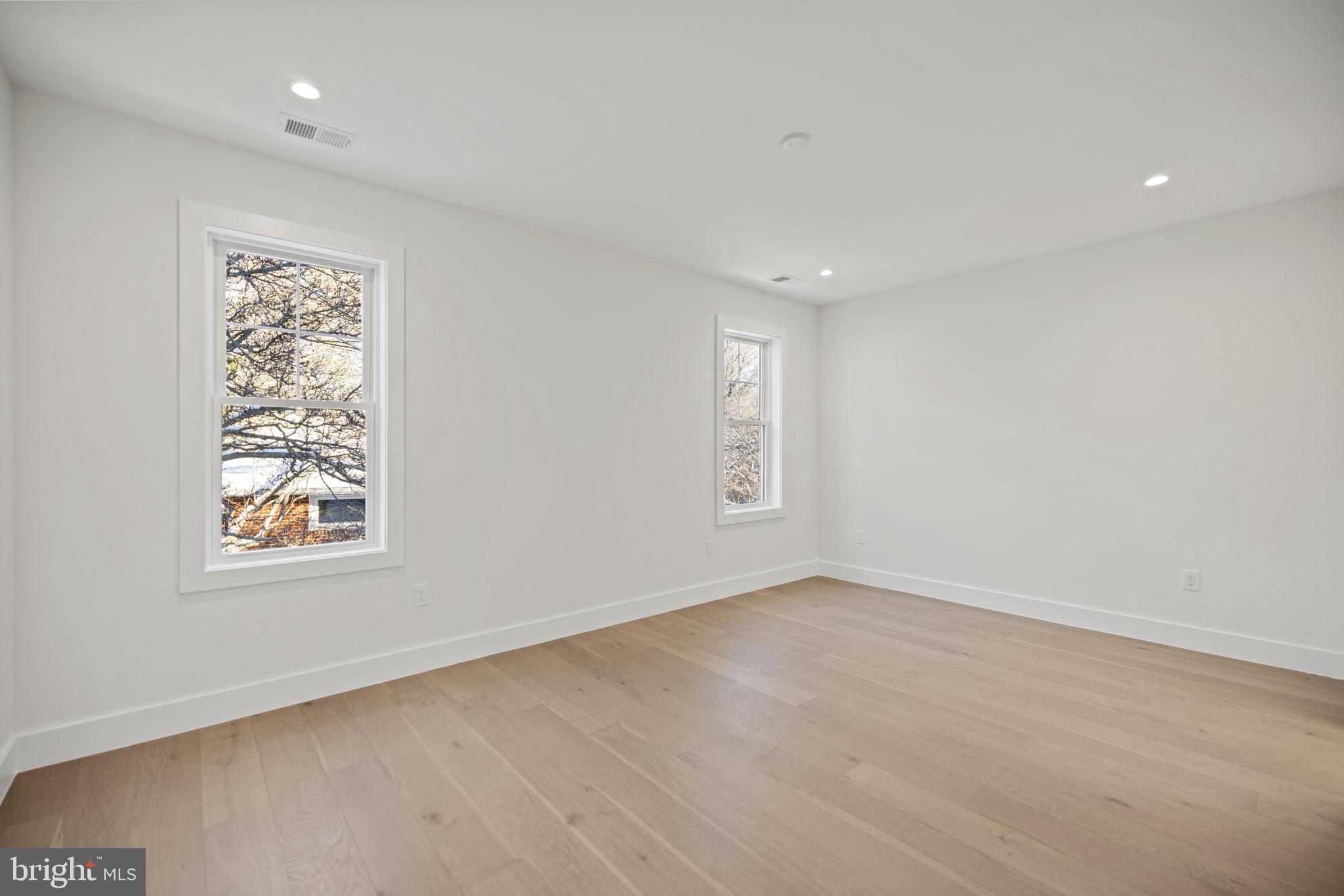 BROYHILLS MCLEAN ESTATES - Residential