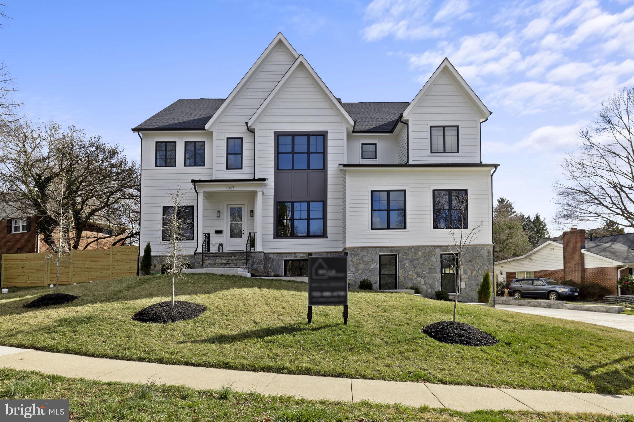 BROYHILLS MCLEAN ESTATES - Residential
