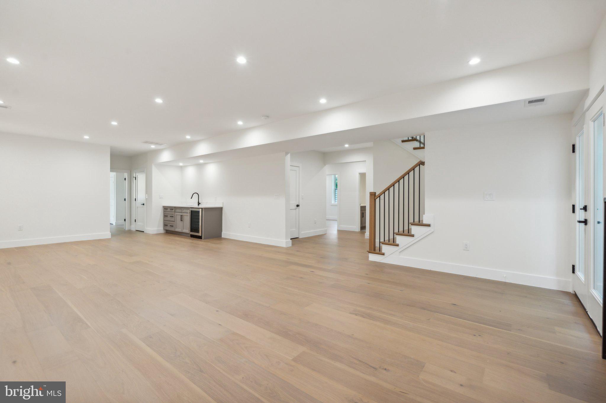 BROYHILLS MCLEAN ESTATES - Residential