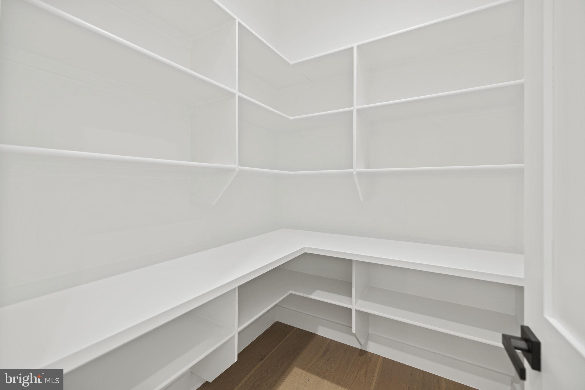 BROYHILLS MCLEAN ESTATES - Residential