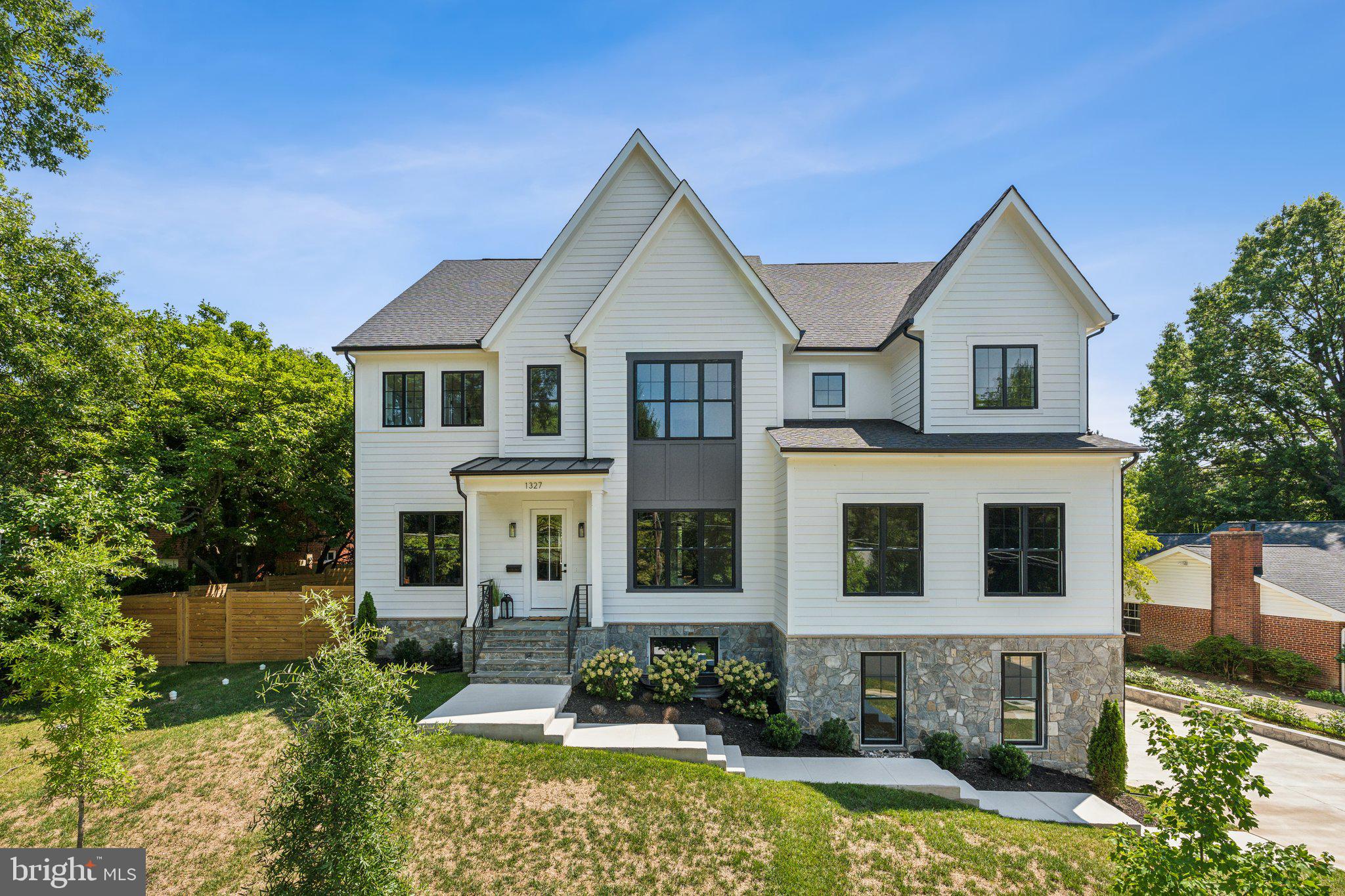 BROYHILLS MCLEAN ESTATES - Residential