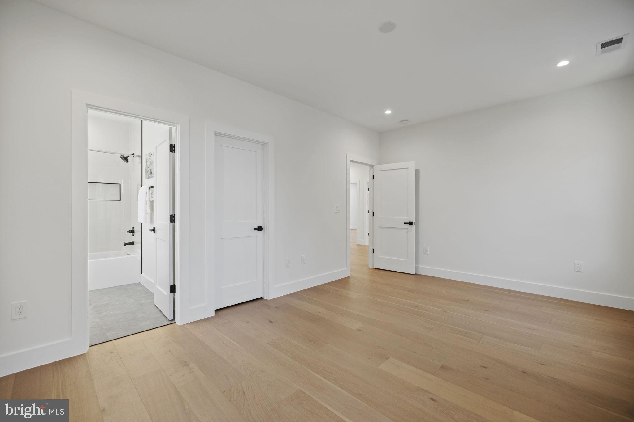 BROYHILLS MCLEAN ESTATES - Residential