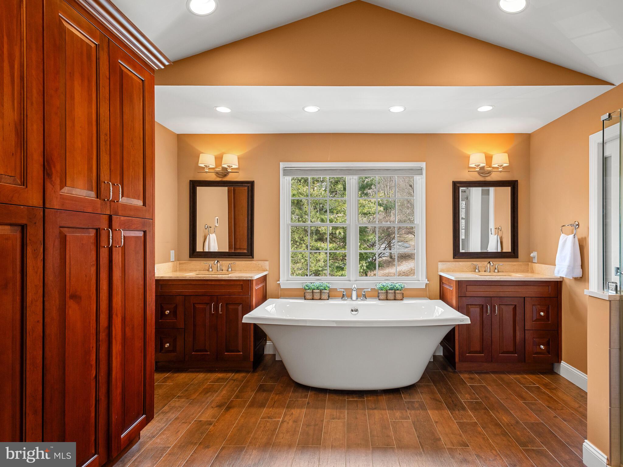 SWEDESFORD CHASE - Residential