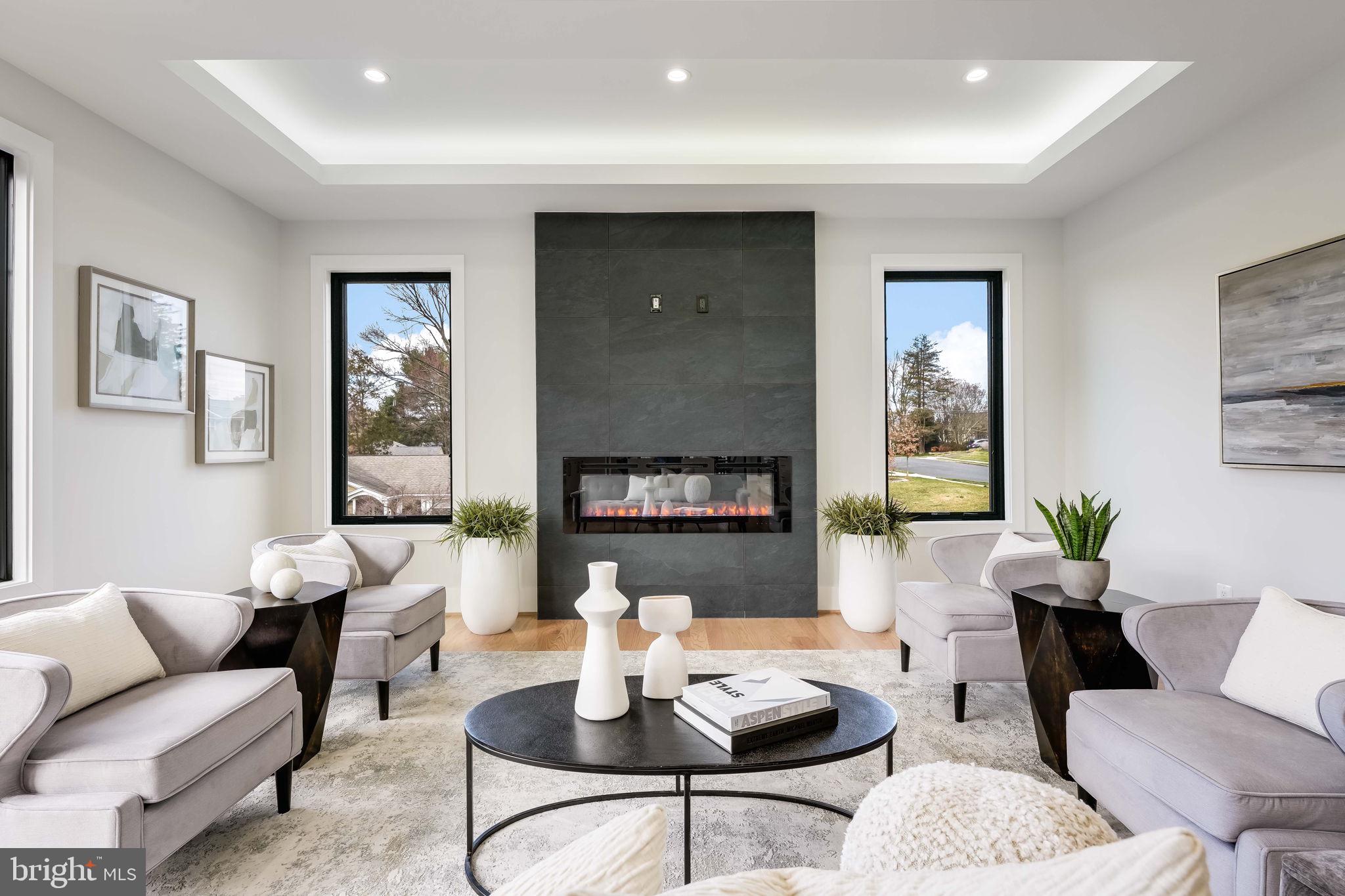 CRESCENT HILLS - Residential