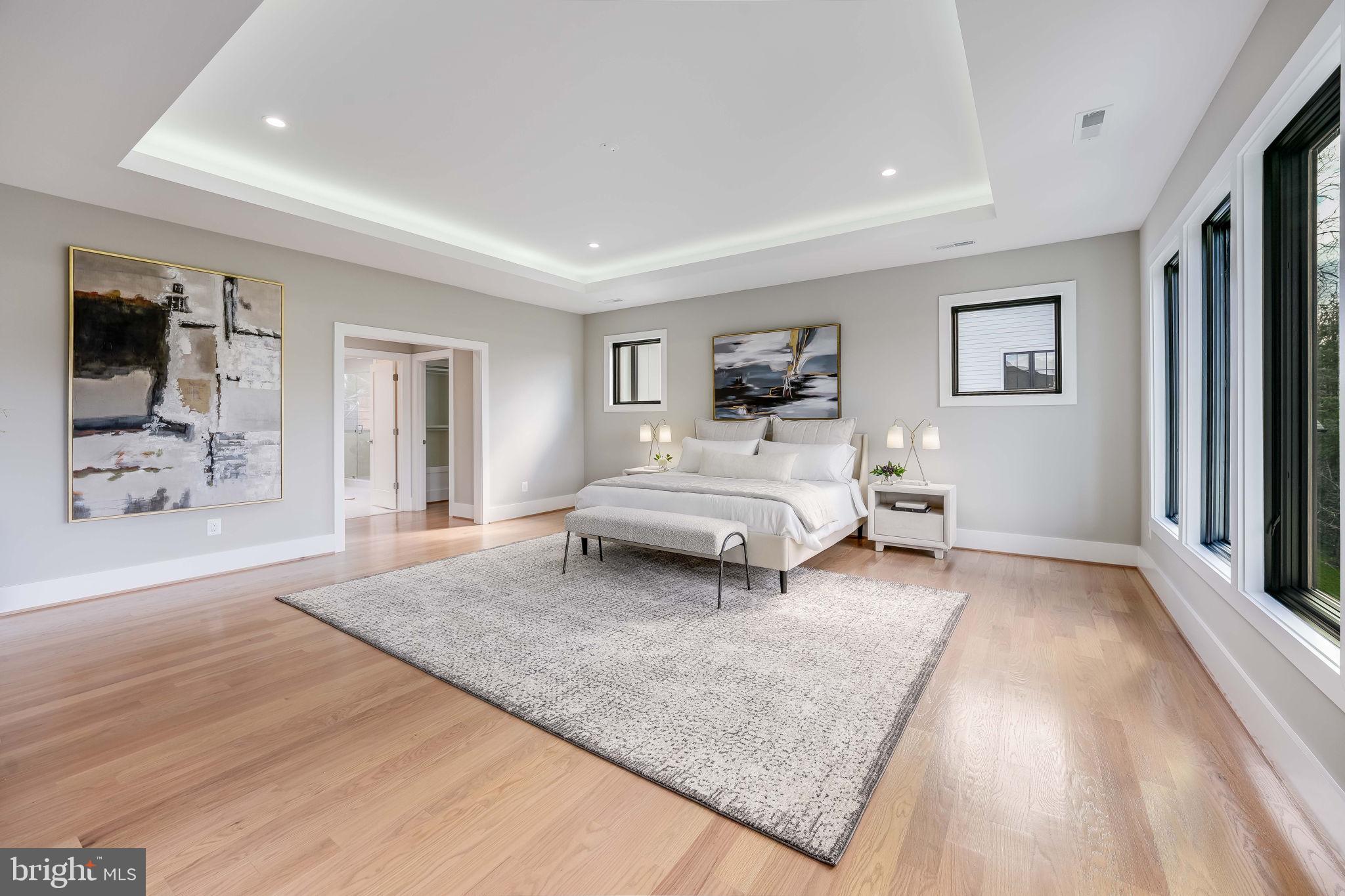 CRESCENT HILLS - Residential