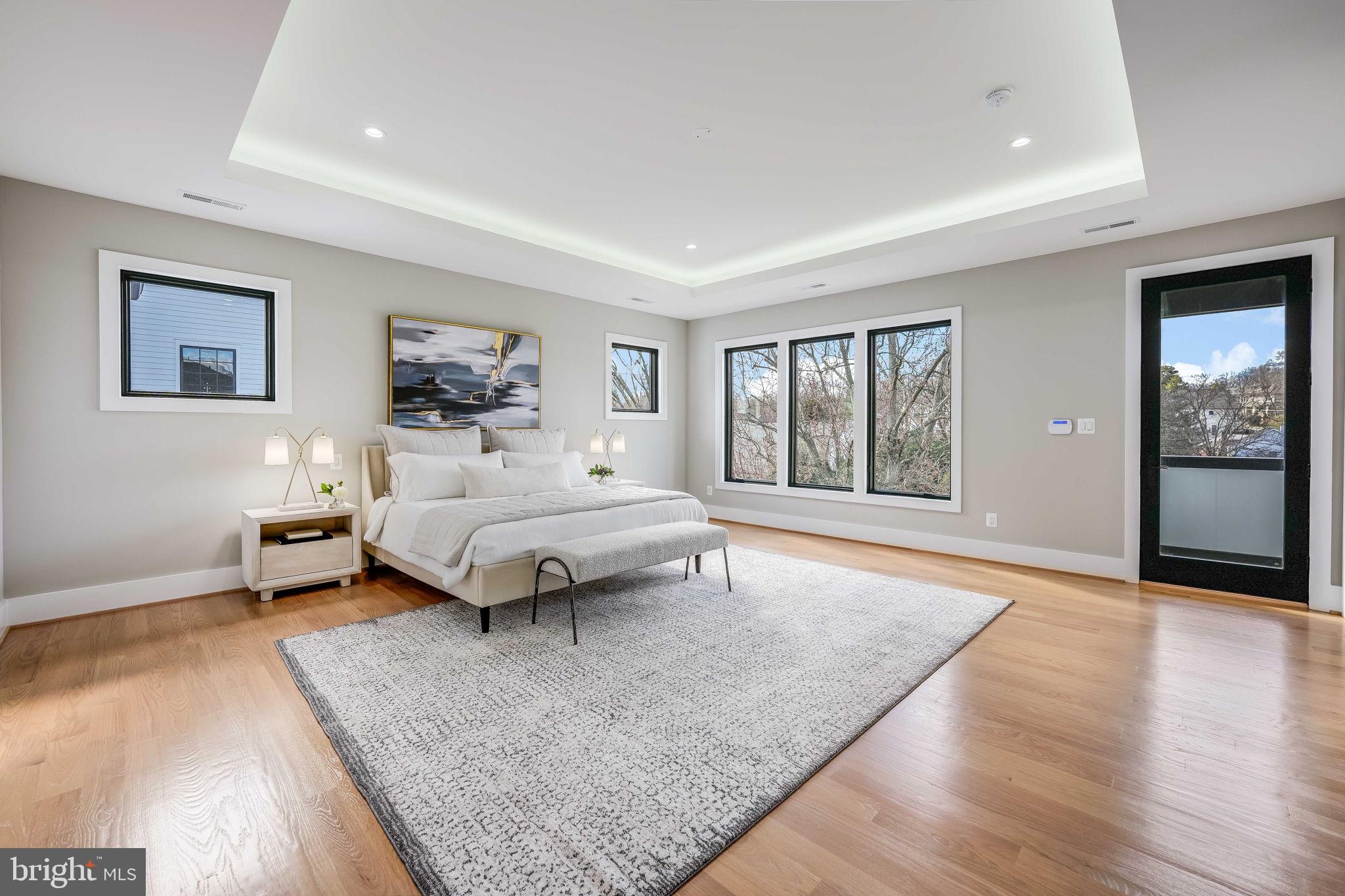 CRESCENT HILLS - Residential