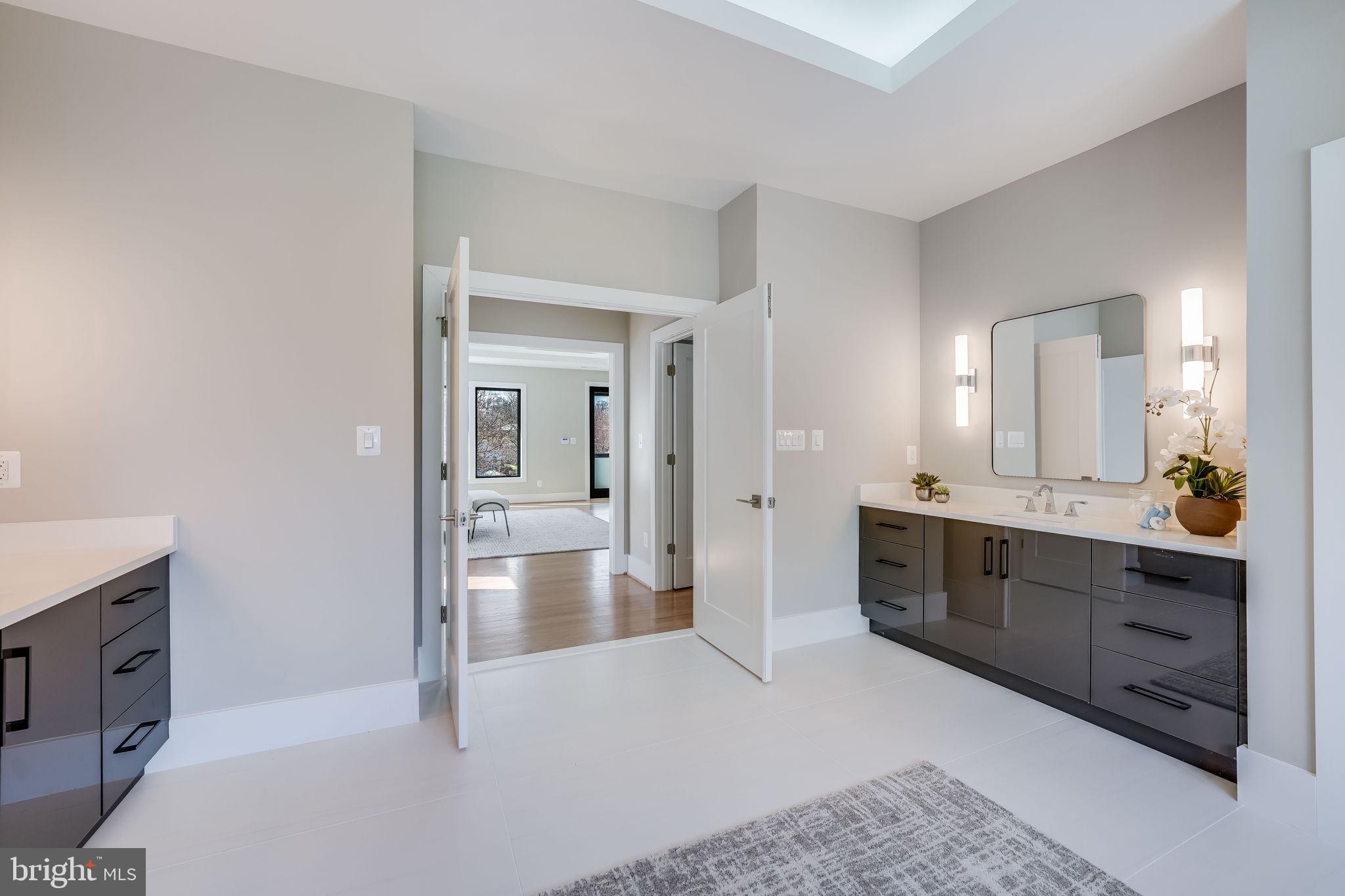 CRESCENT HILLS - Residential