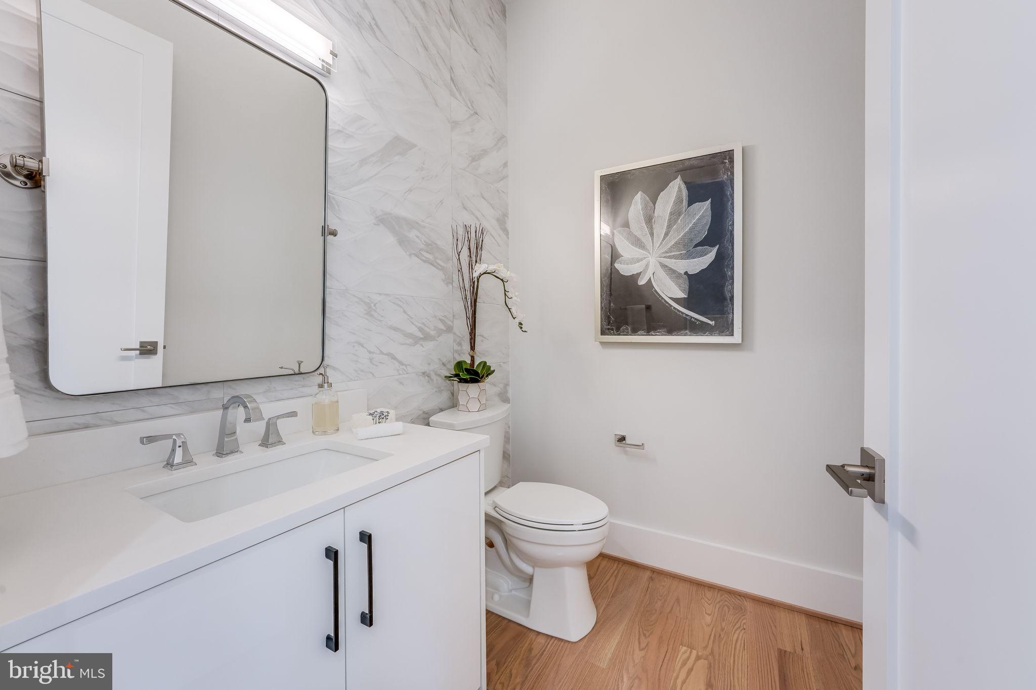 CRESCENT HILLS - Residential