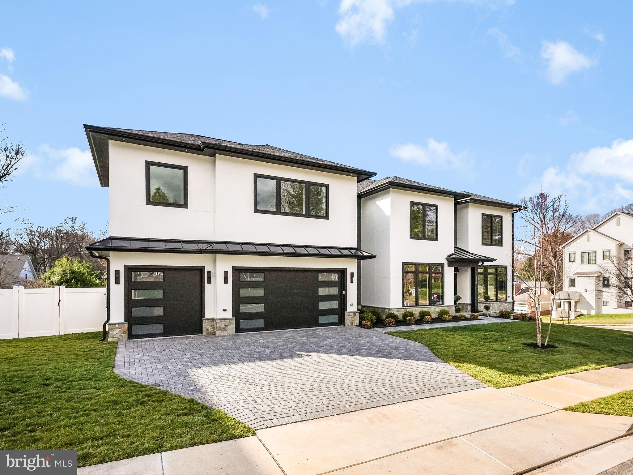 CRESCENT HILLS - Residential