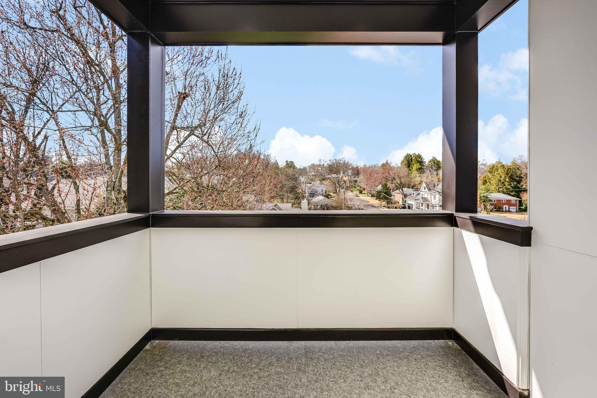 CRESCENT HILLS - Residential