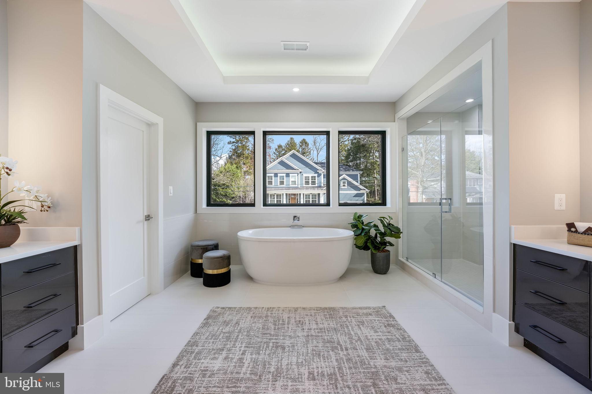 CRESCENT HILLS - Residential