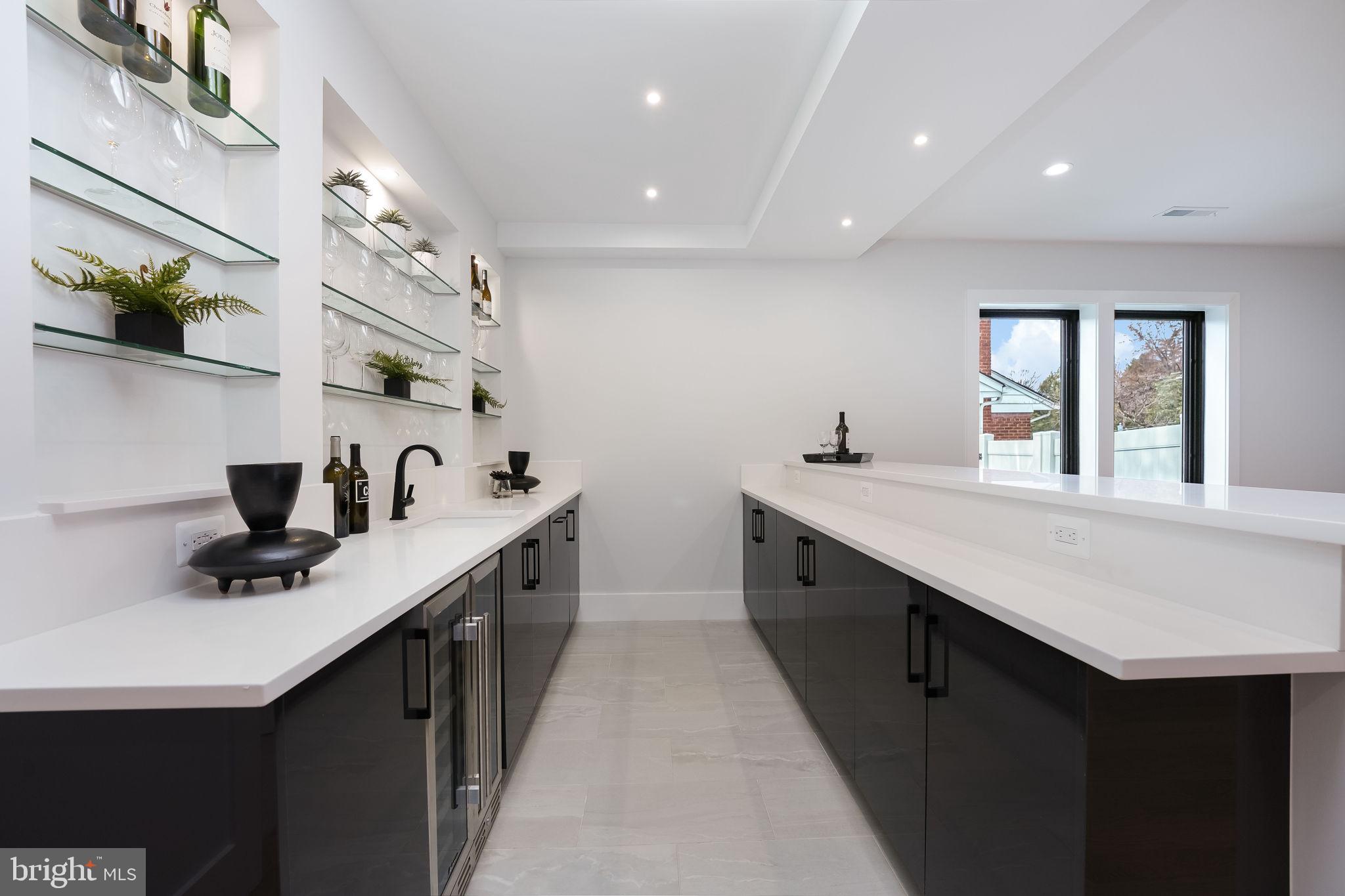 CRESCENT HILLS - Residential