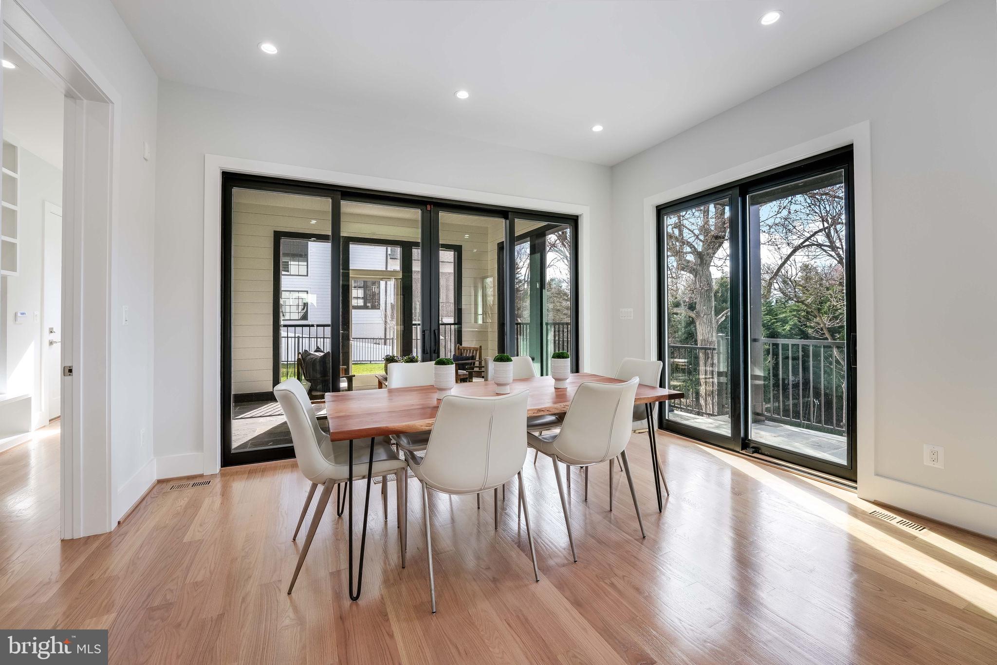 CRESCENT HILLS - Residential