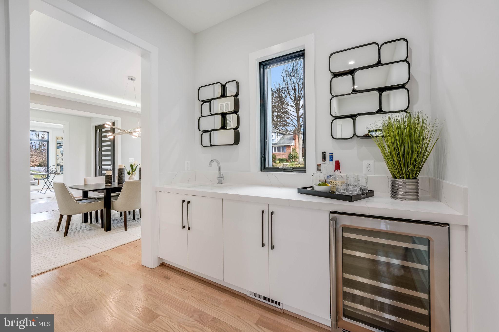 CRESCENT HILLS - Residential