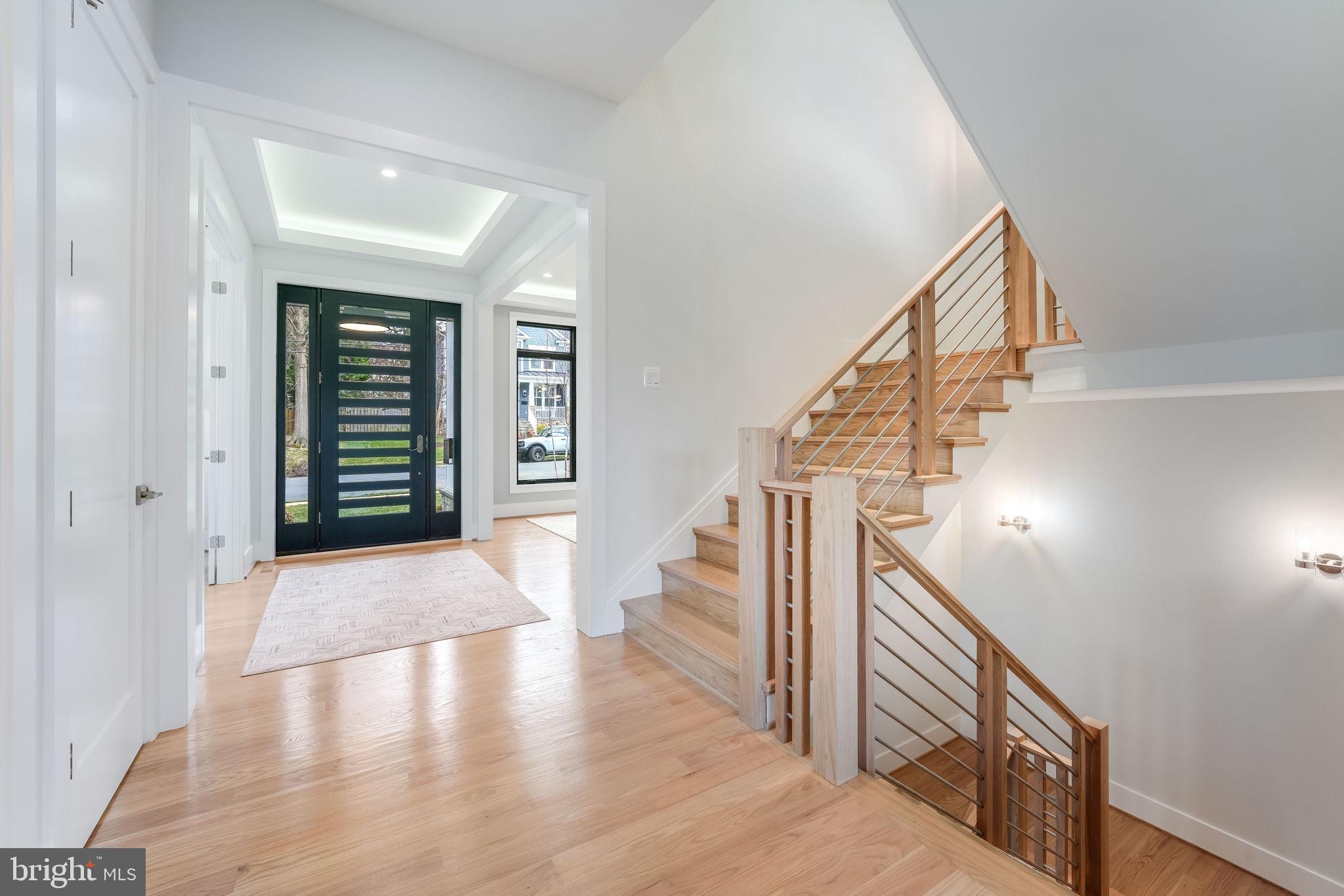 CRESCENT HILLS - Residential