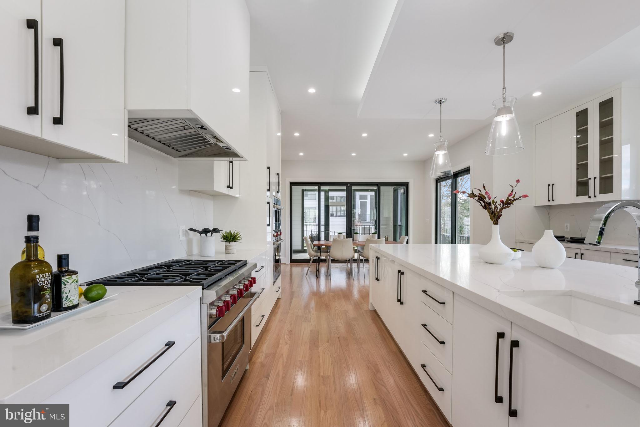 CRESCENT HILLS - Residential