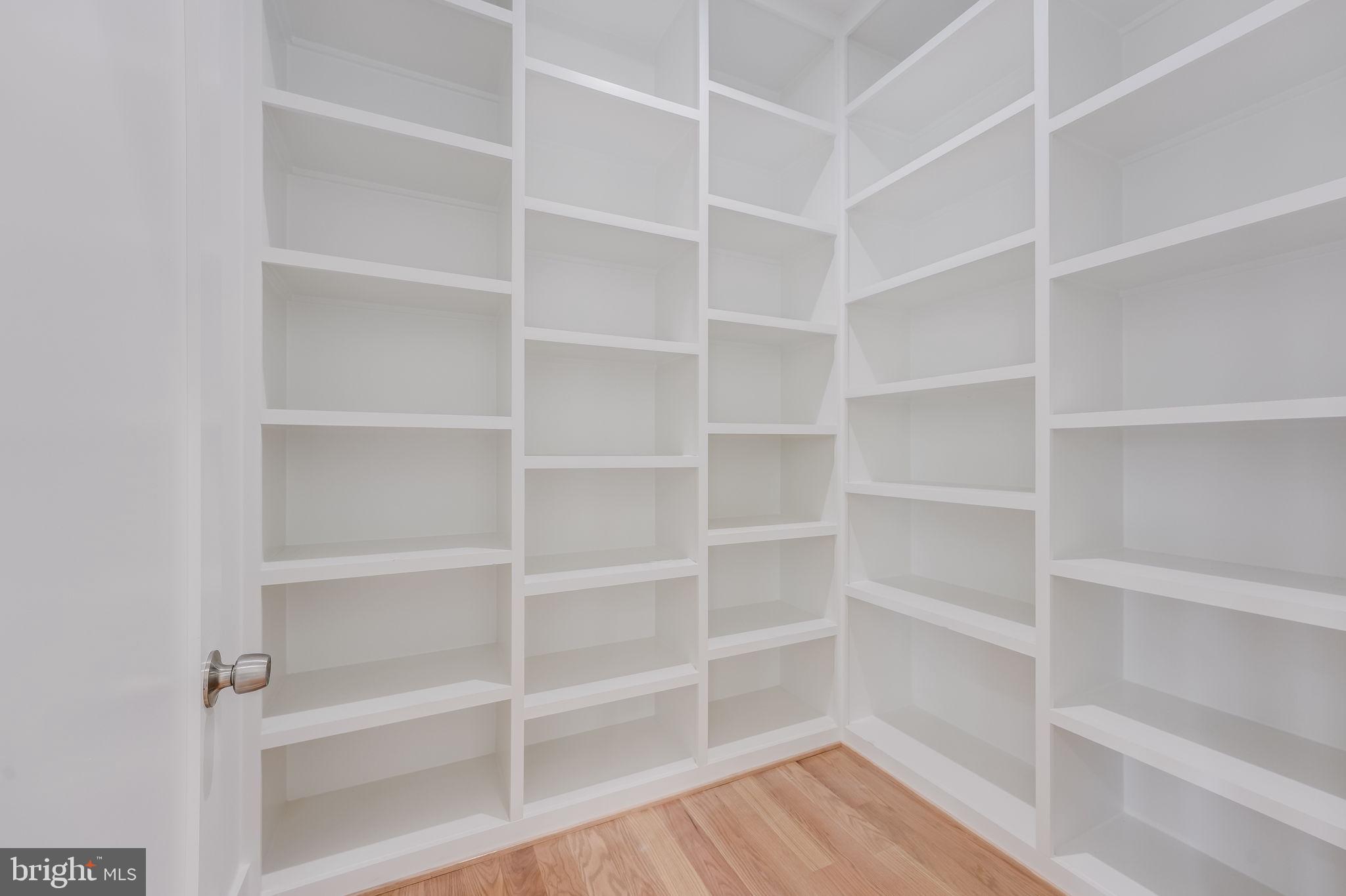 CRESCENT HILLS - Residential