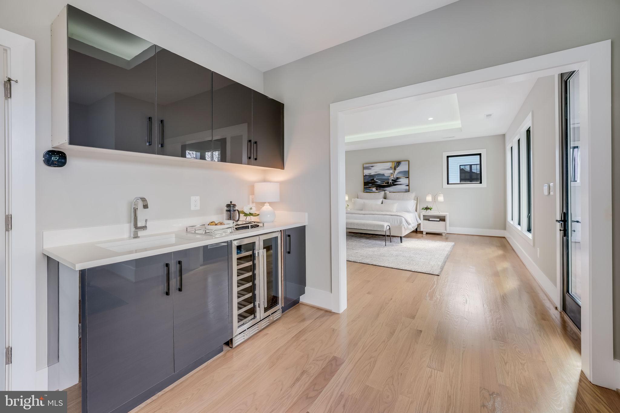 CRESCENT HILLS - Residential