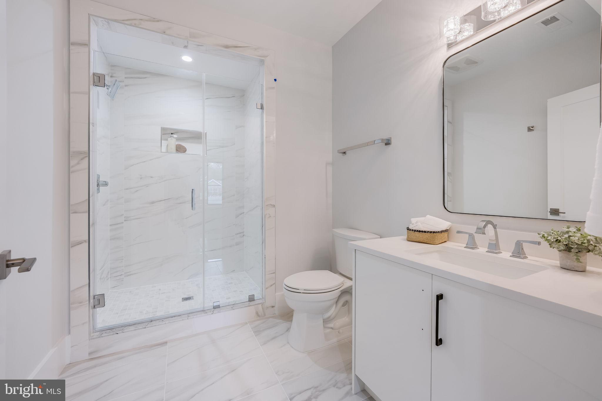 CRESCENT HILLS - Residential