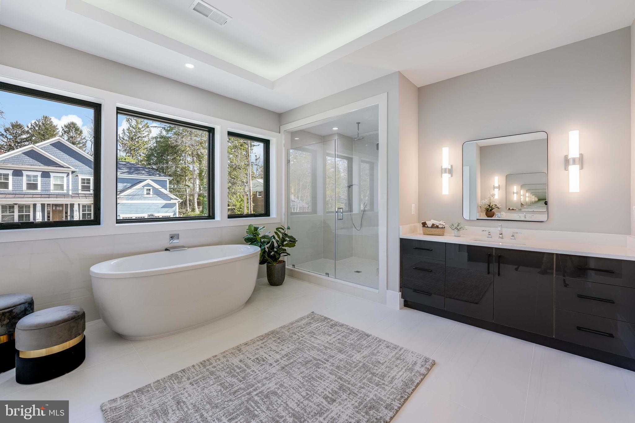 CRESCENT HILLS - Residential