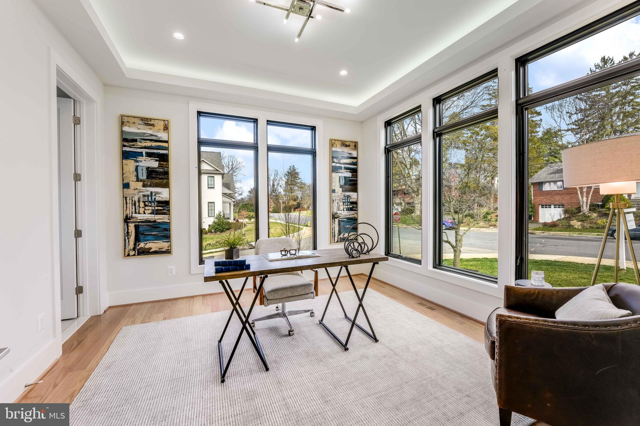 CRESCENT HILLS - Residential