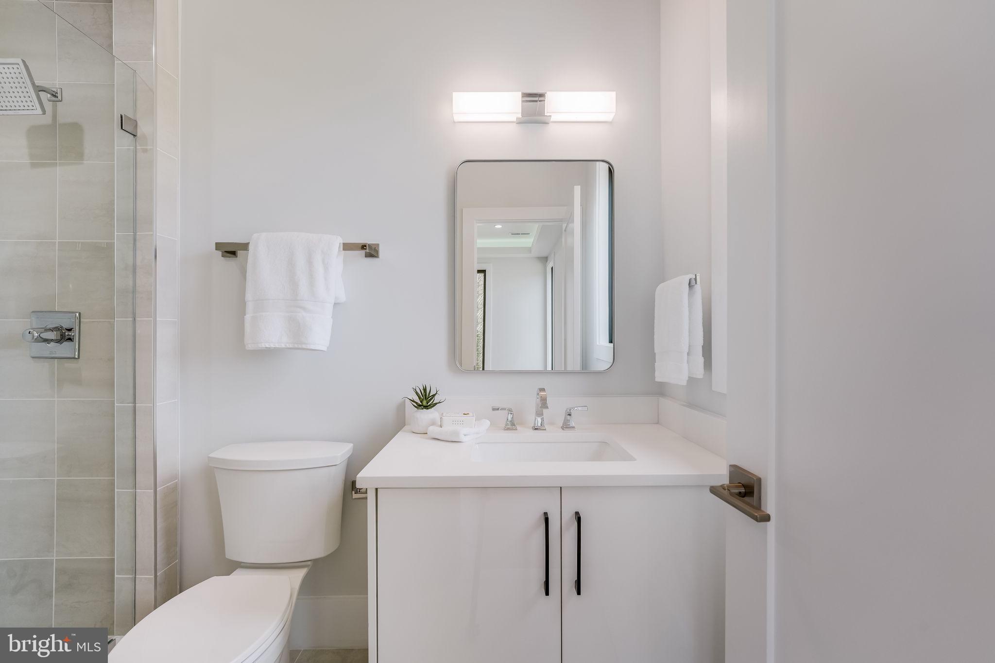 CRESCENT HILLS - Residential