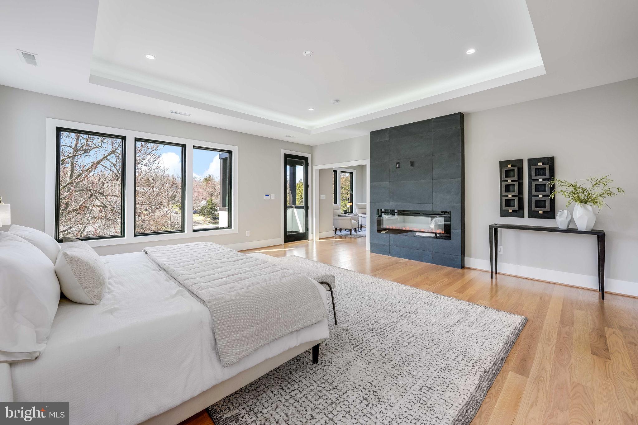 CRESCENT HILLS - Residential