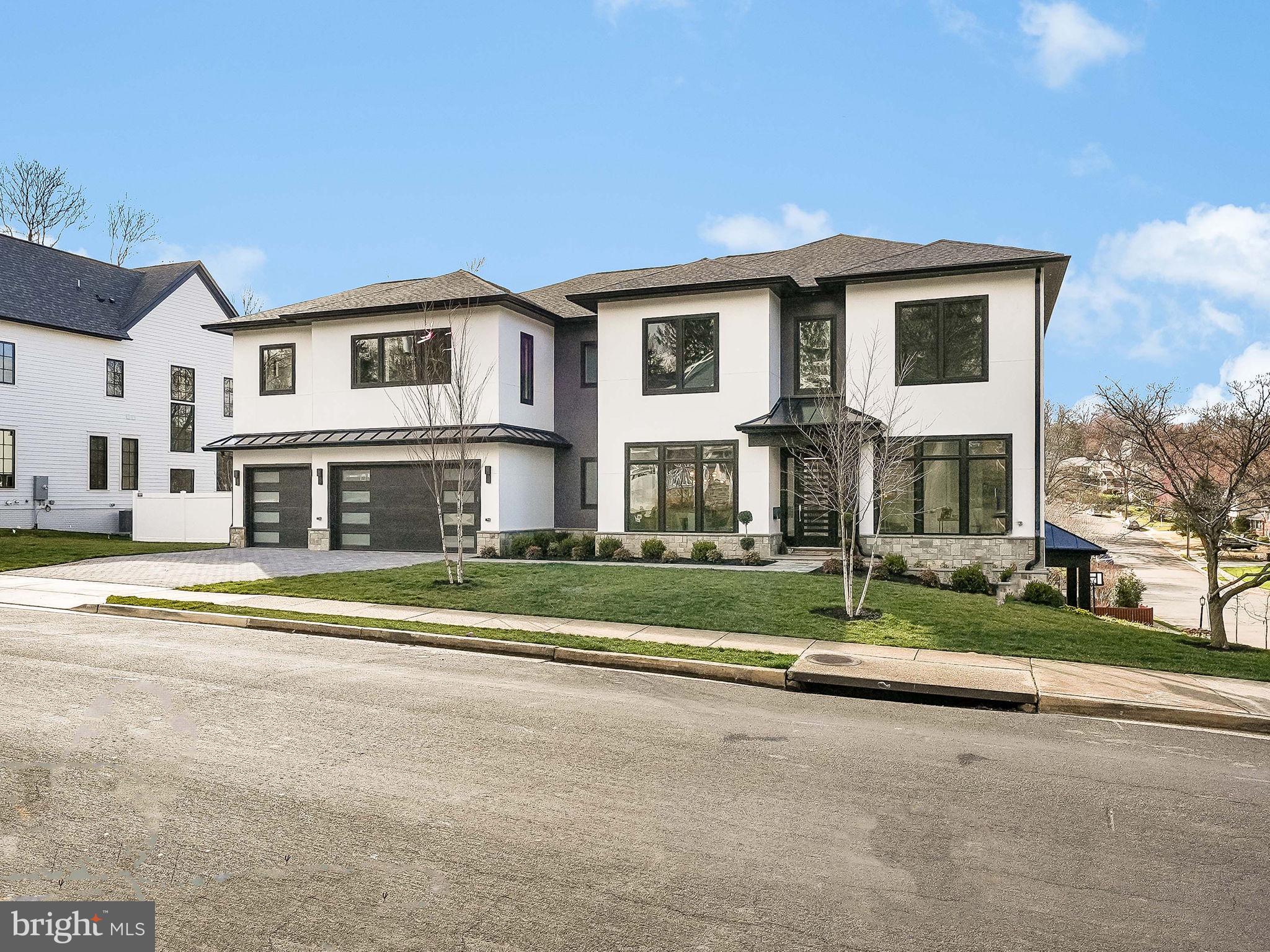 CRESCENT HILLS - Residential