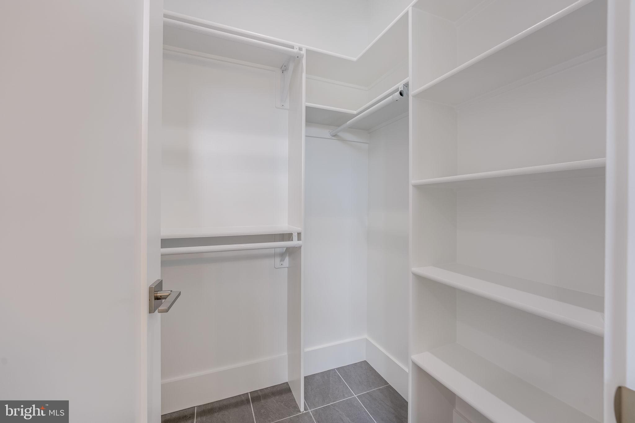 CRESCENT HILLS - Residential