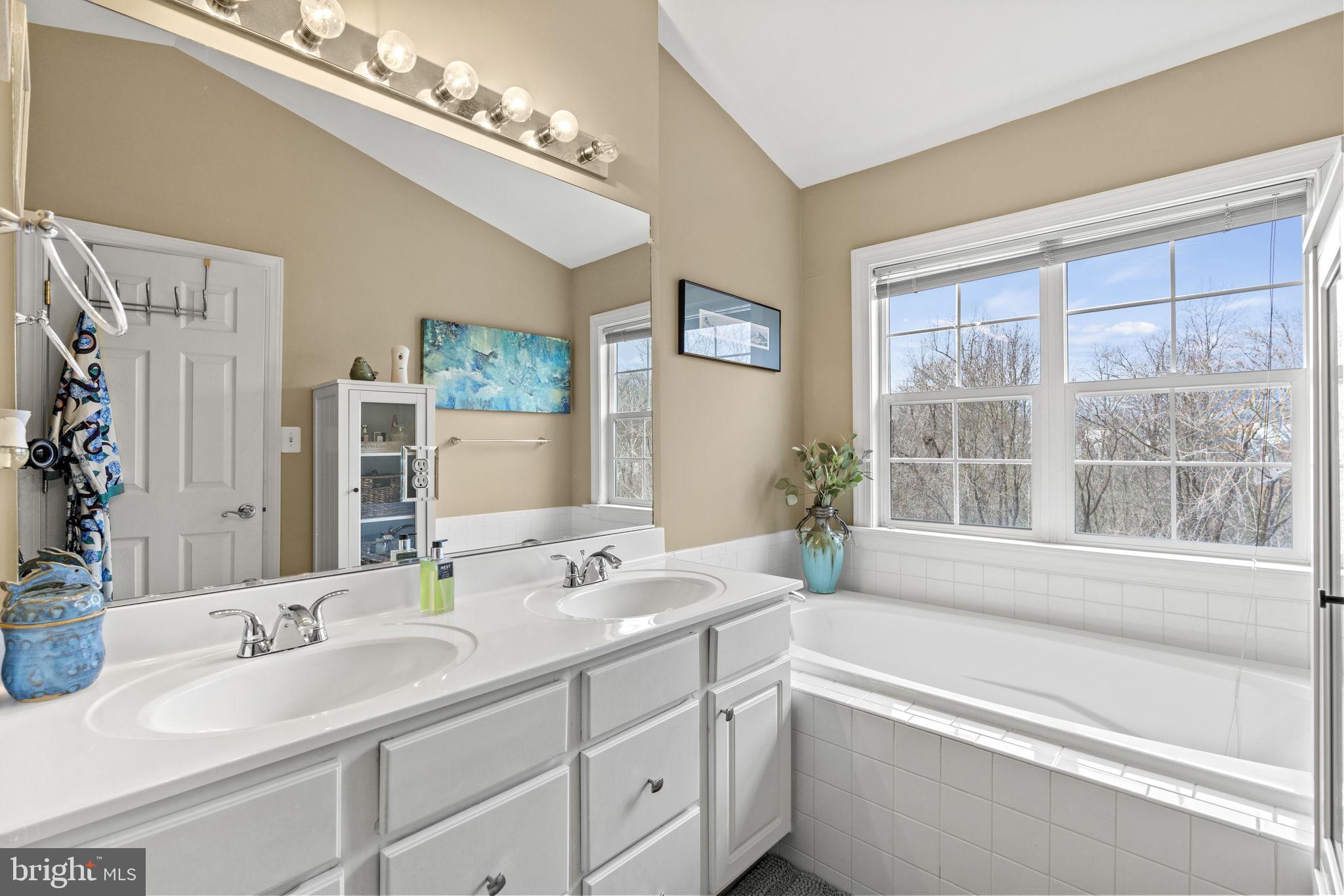 RIVERSIDE STATION - Residential