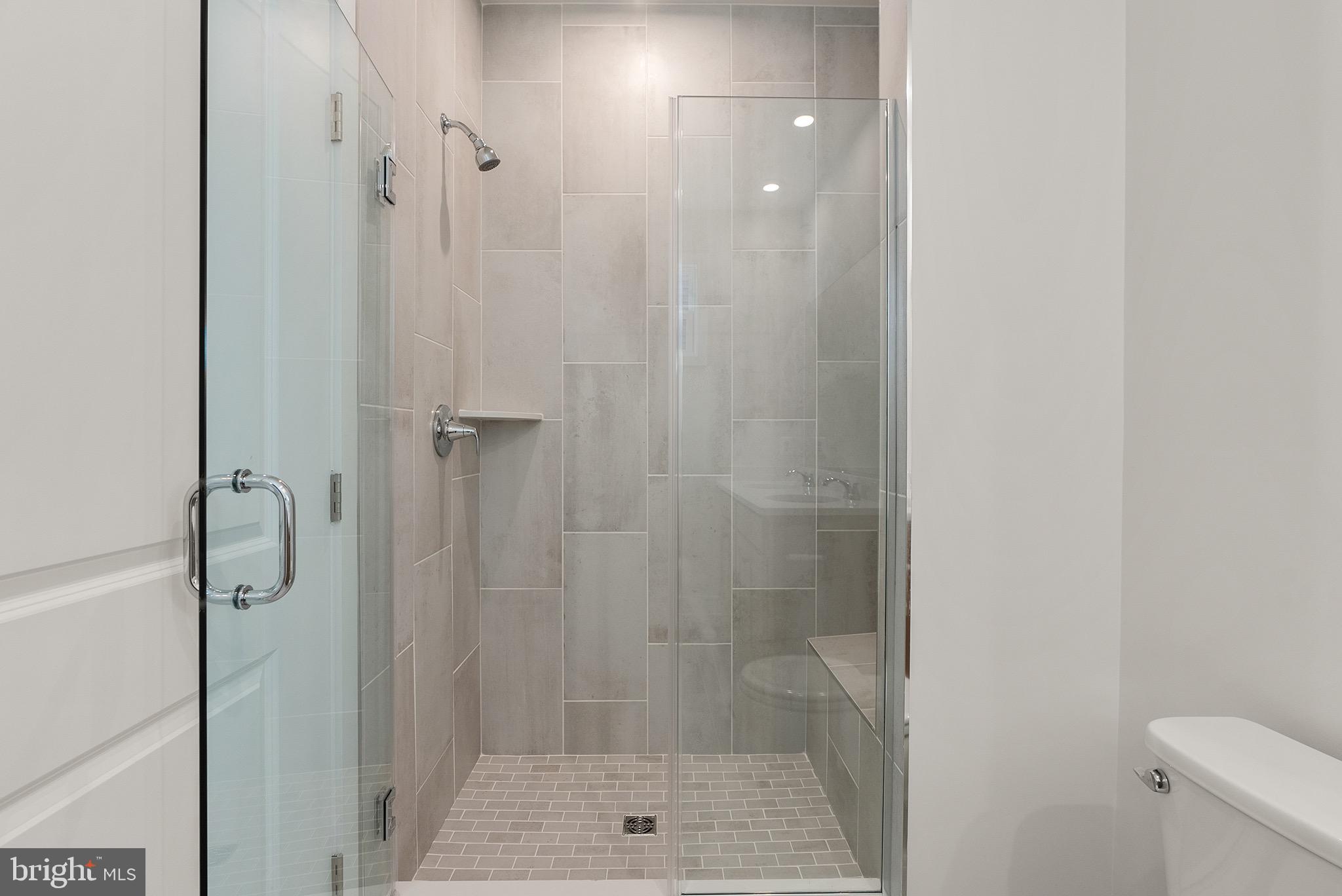 LAKE FREDERICK - Residential