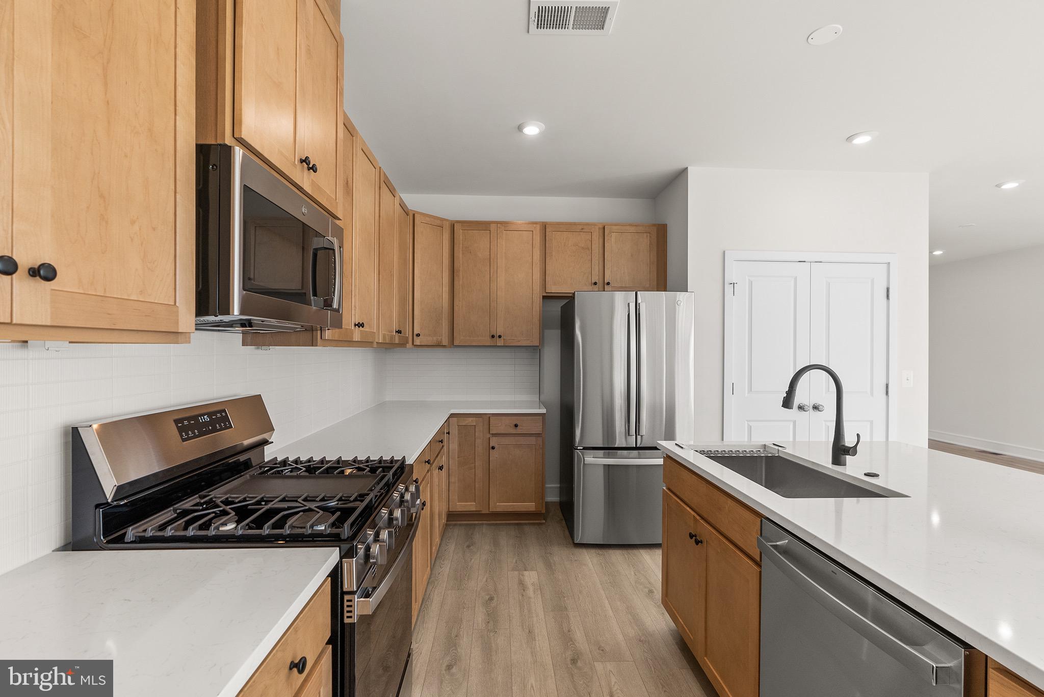 LAKE FREDERICK - Residential