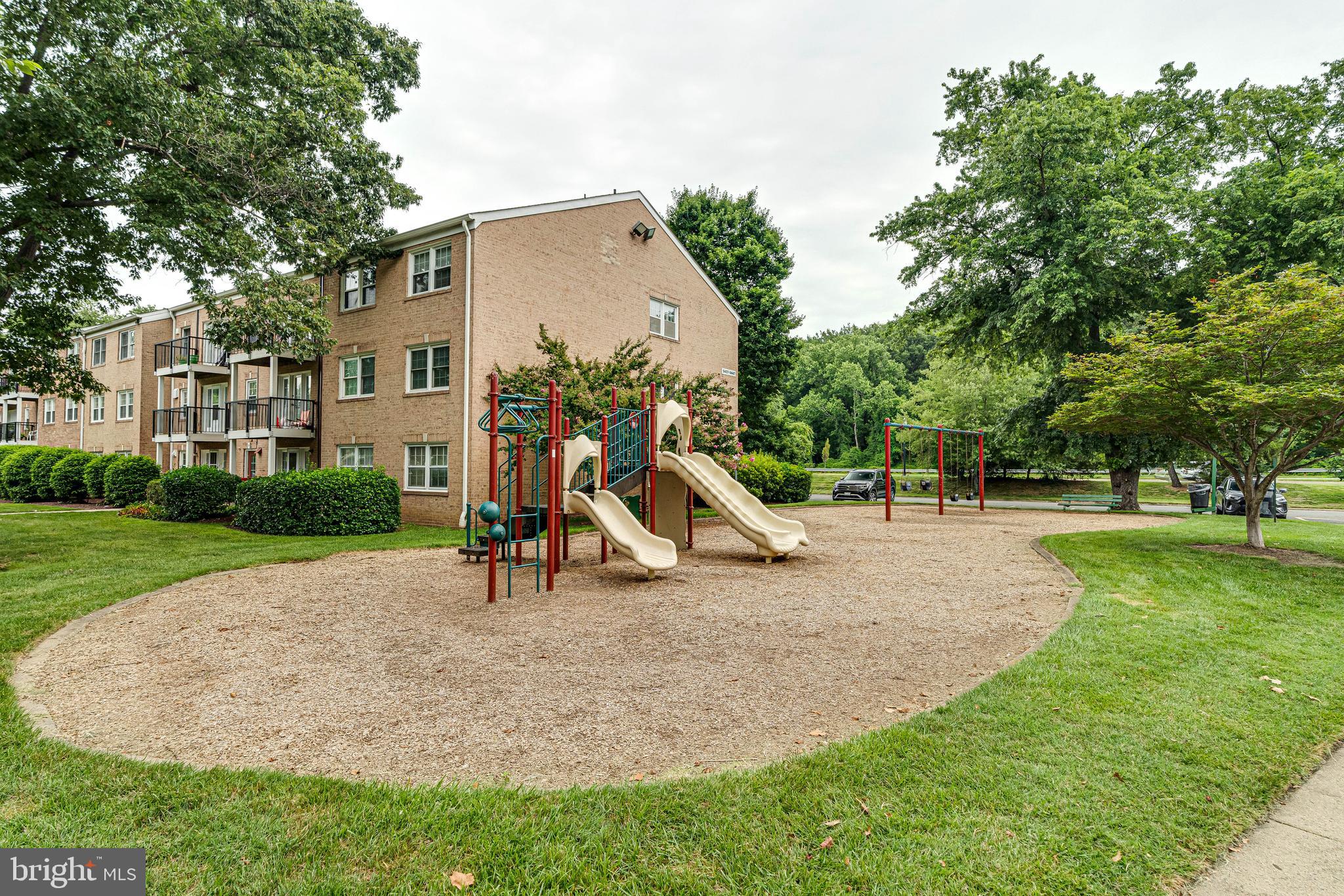 FOXCROFT COLONY CONDOS - Residential