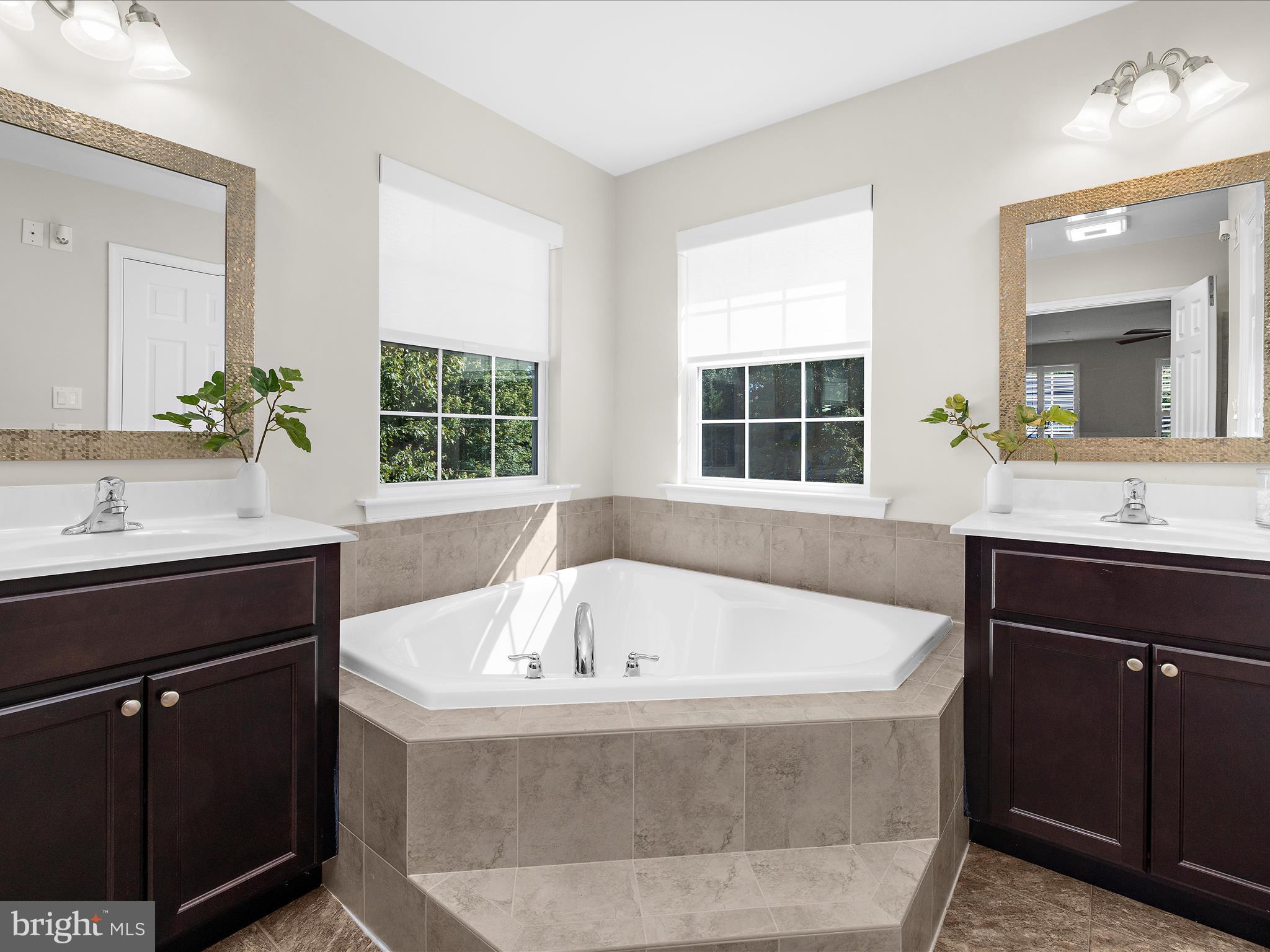 CARDINAL'S CREST - Residential