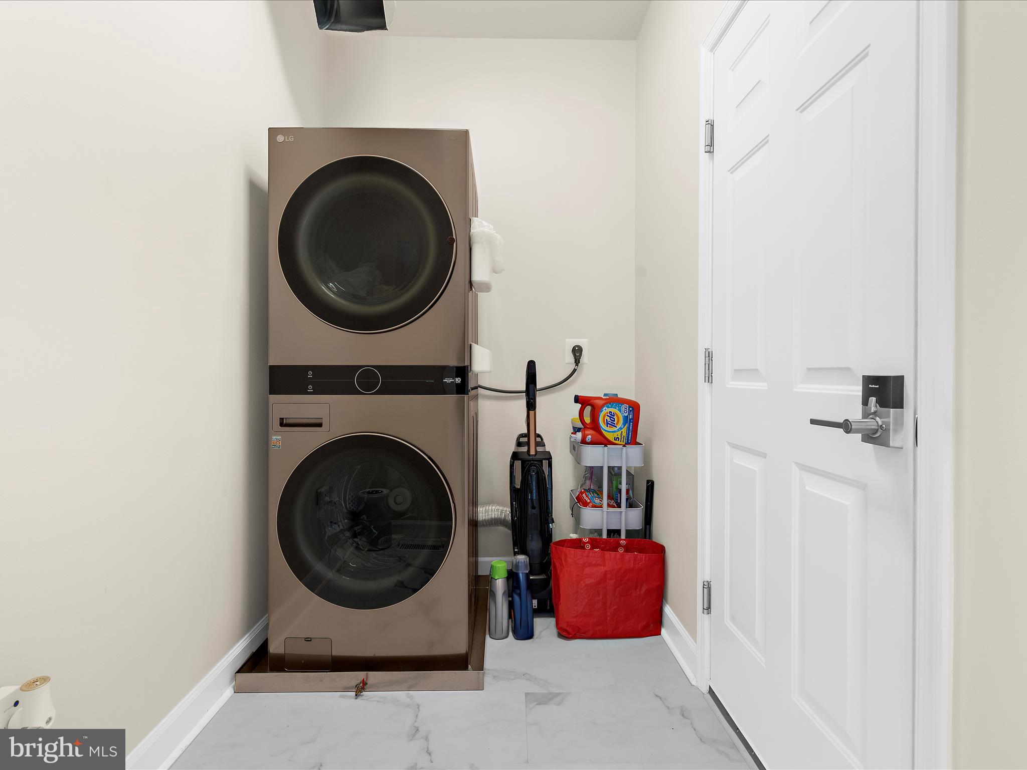 CARDINAL'S CREST - Residential