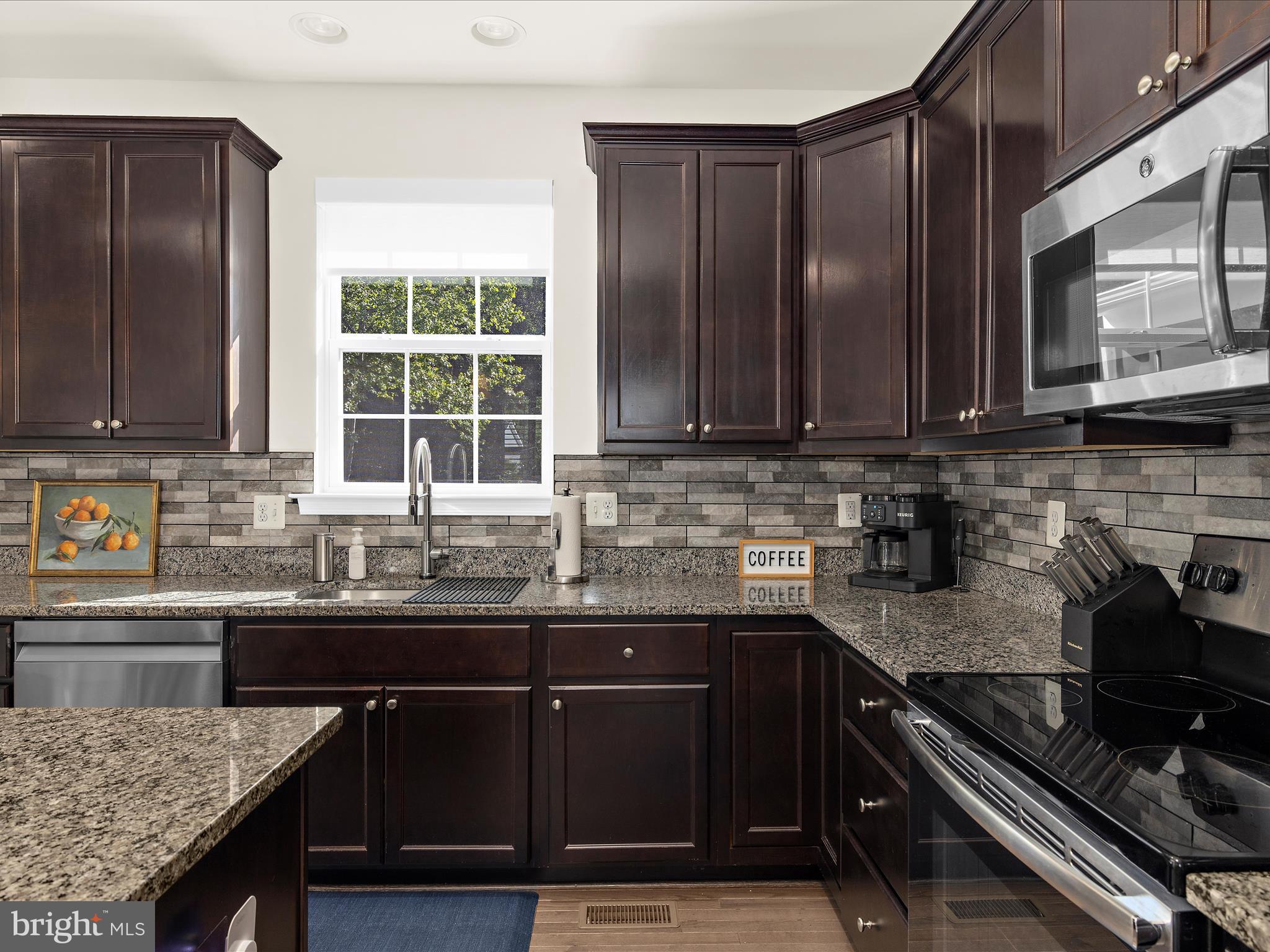 CARDINAL'S CREST - Residential