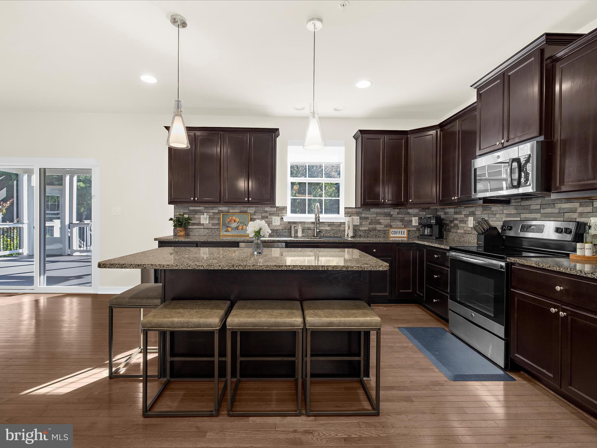 CARDINAL'S CREST - Residential