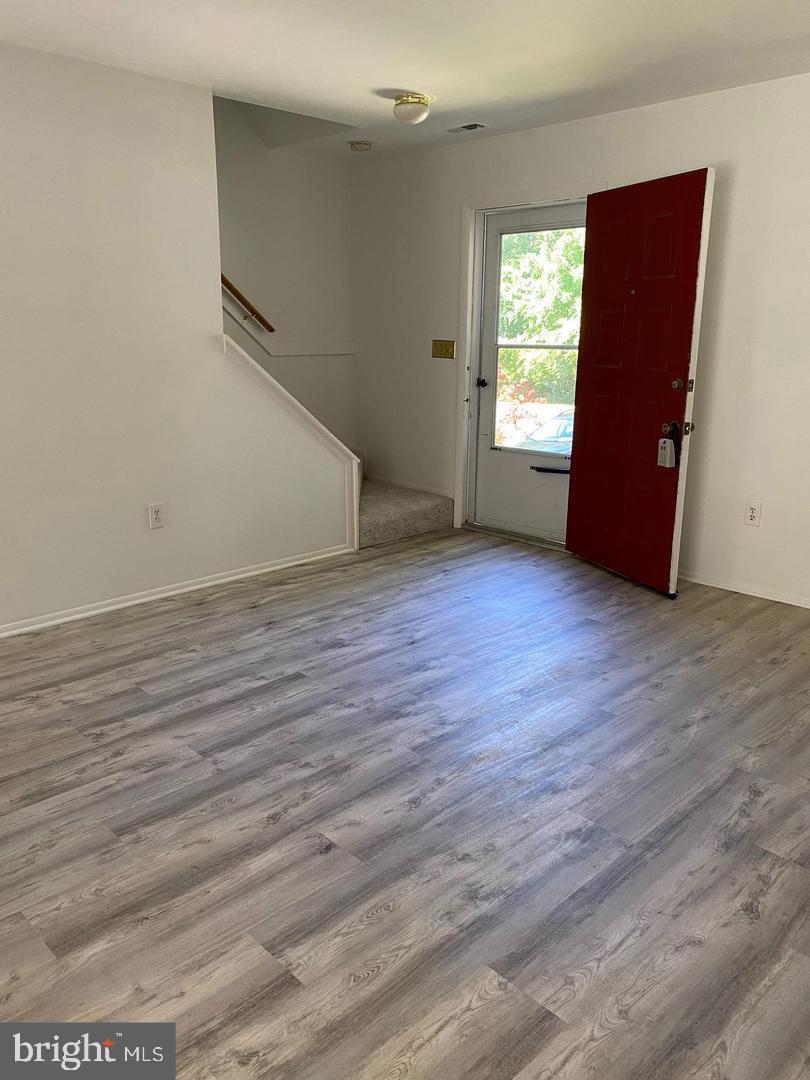 ADMIRALS WALK - Residential Lease