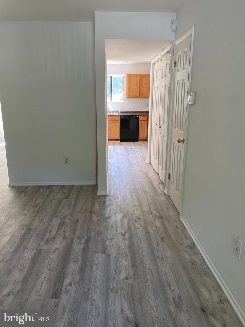 ADMIRALS WALK - Residential Lease
